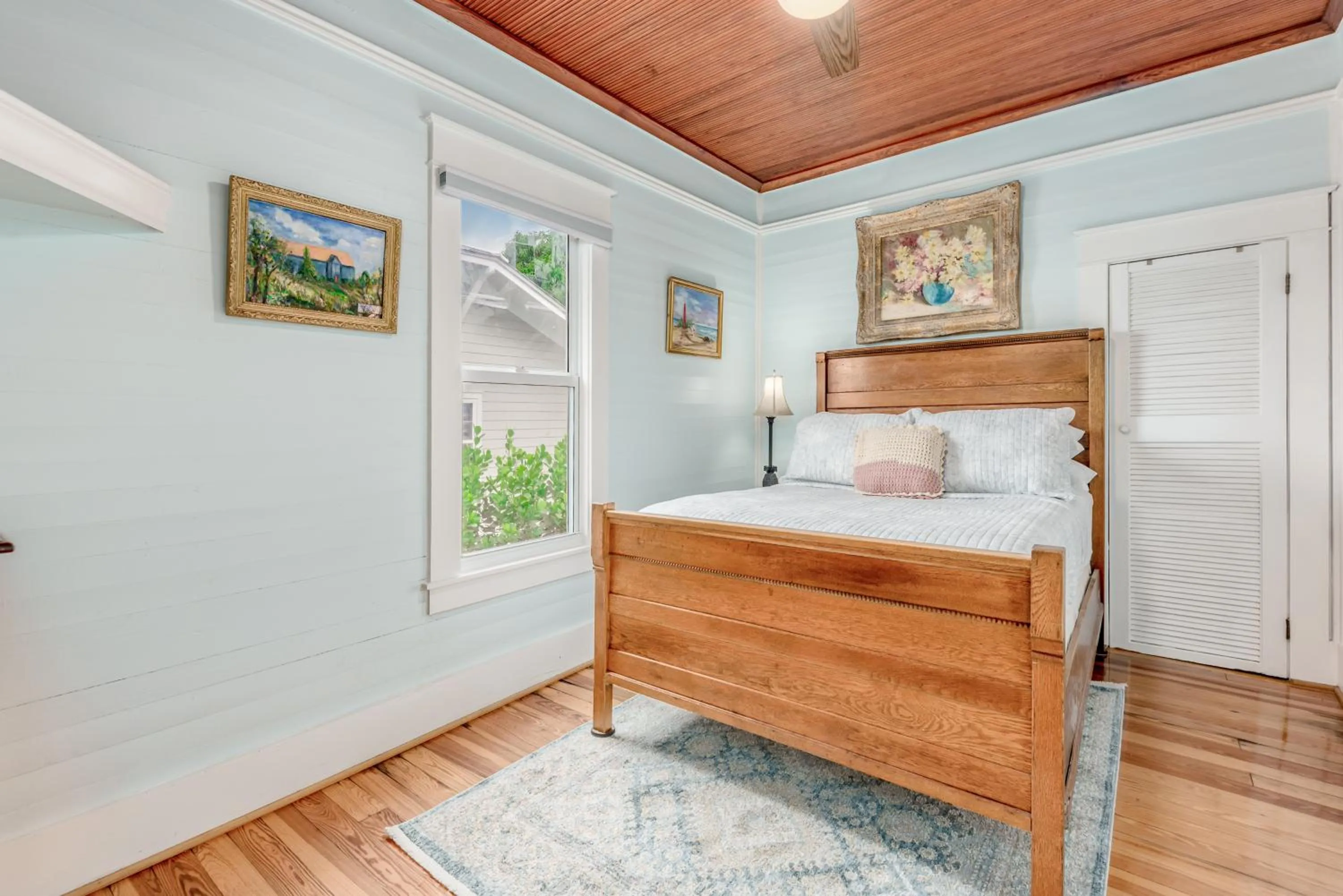 Bed in Old Colorado Inn