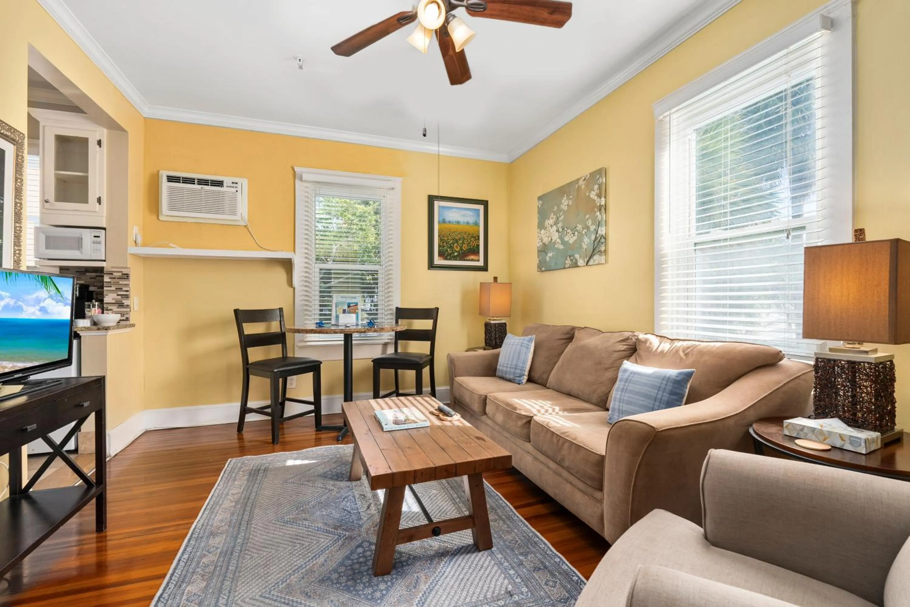 Living room in Old Colorado Inn