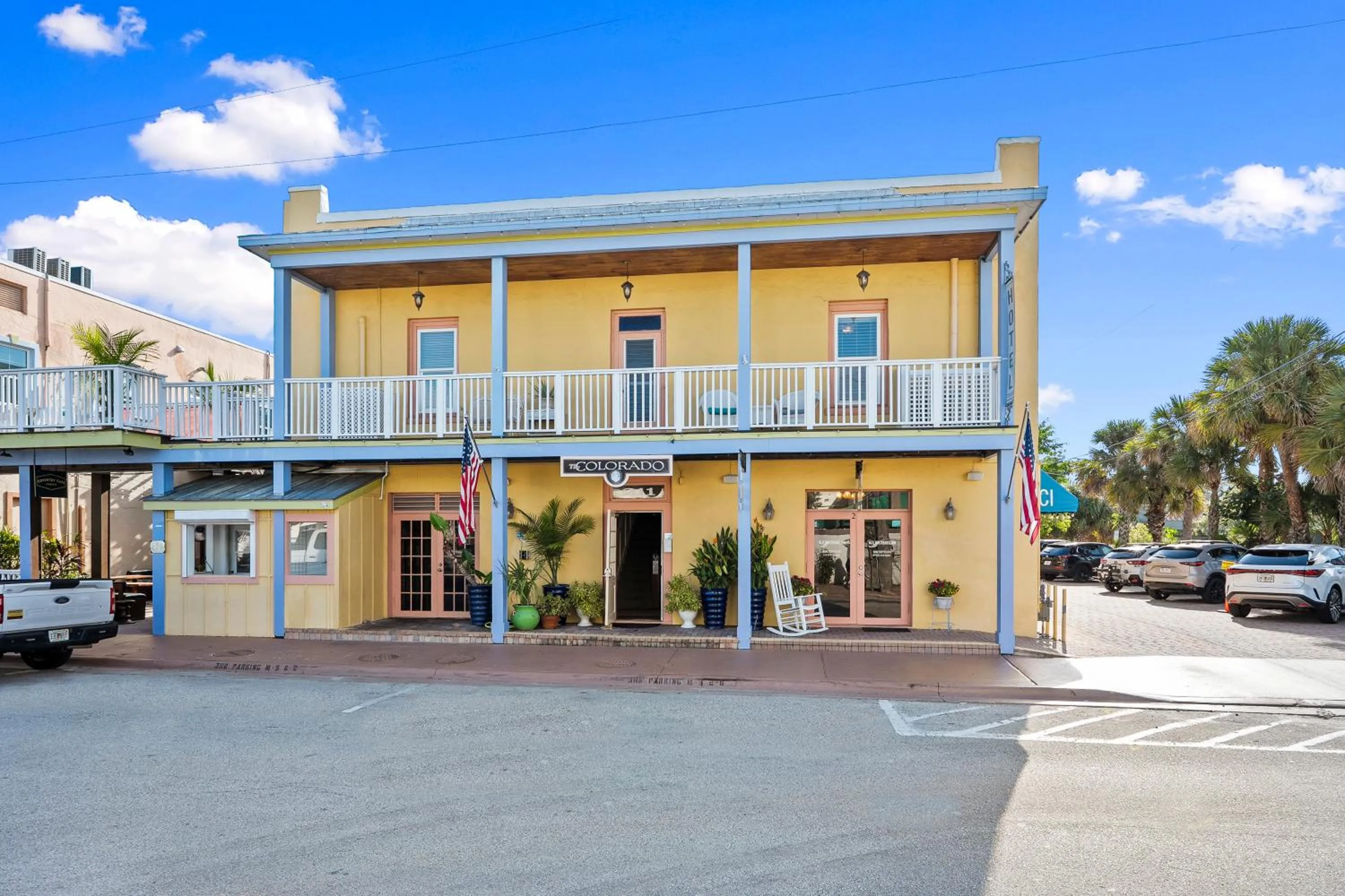 Property building in Old Colorado Inn