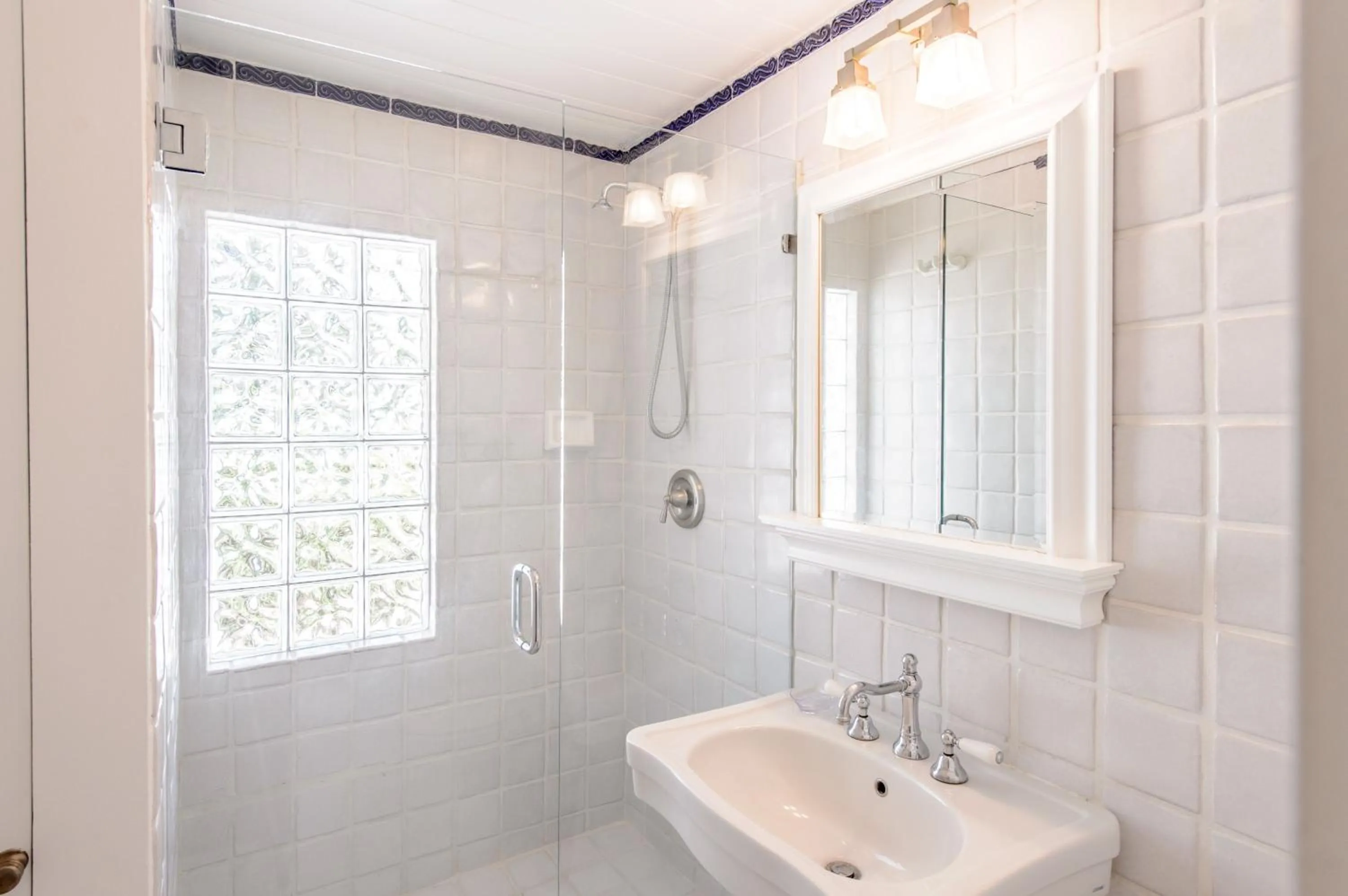 Shower in Old Colorado Inn