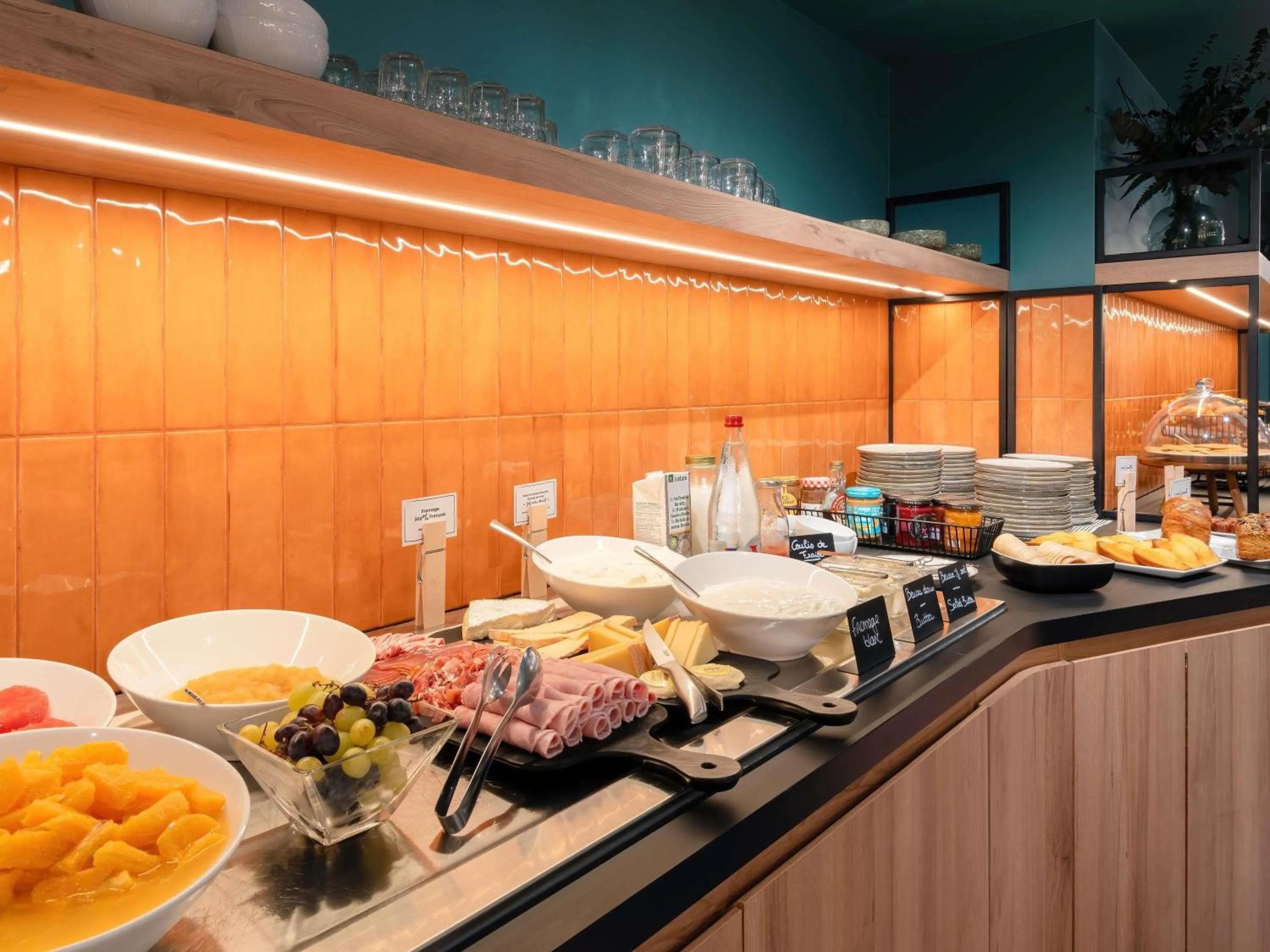 Breakfast in Mercure Libourne Saint Emilion