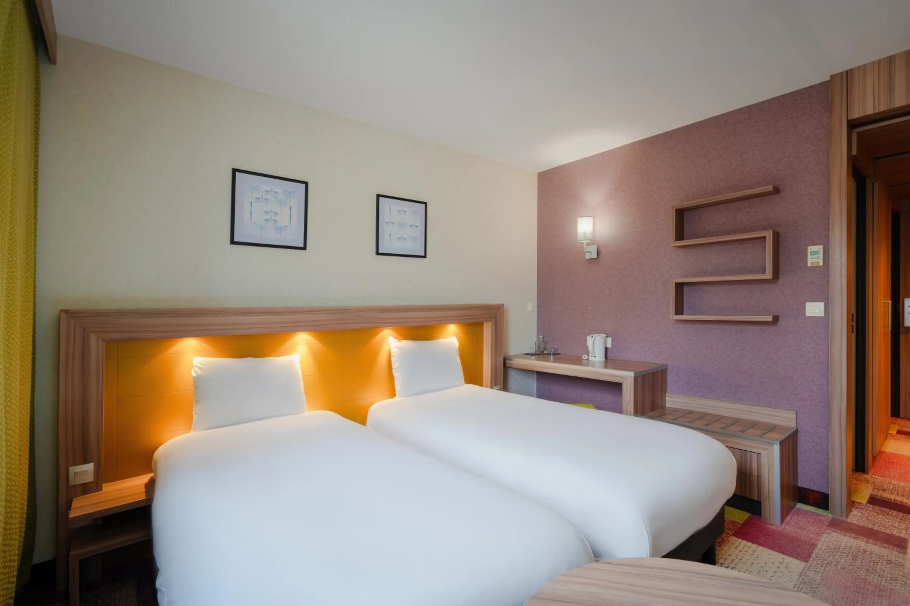 Bedroom, Bed in Mercure Libourne Saint Emilion