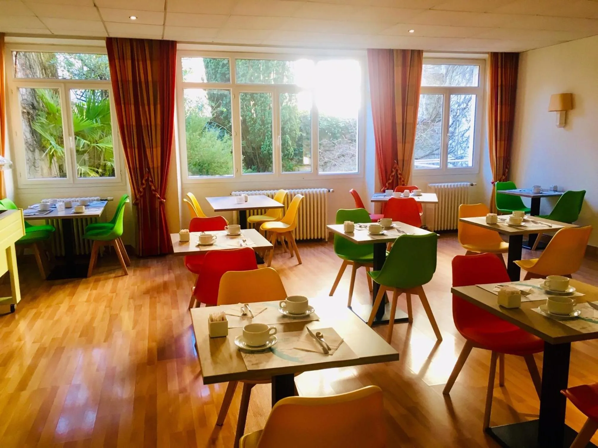 Garden view in Hotel Le Progres