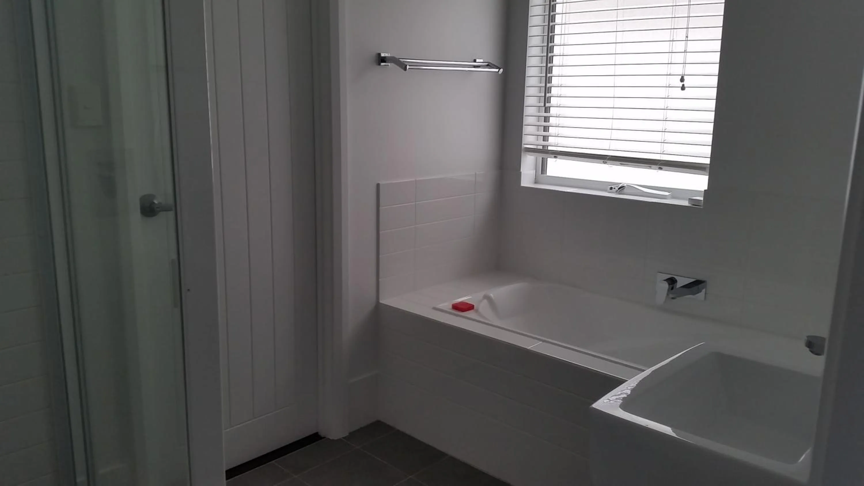 Bathroom in C'est La Vie Bed & Breakfast