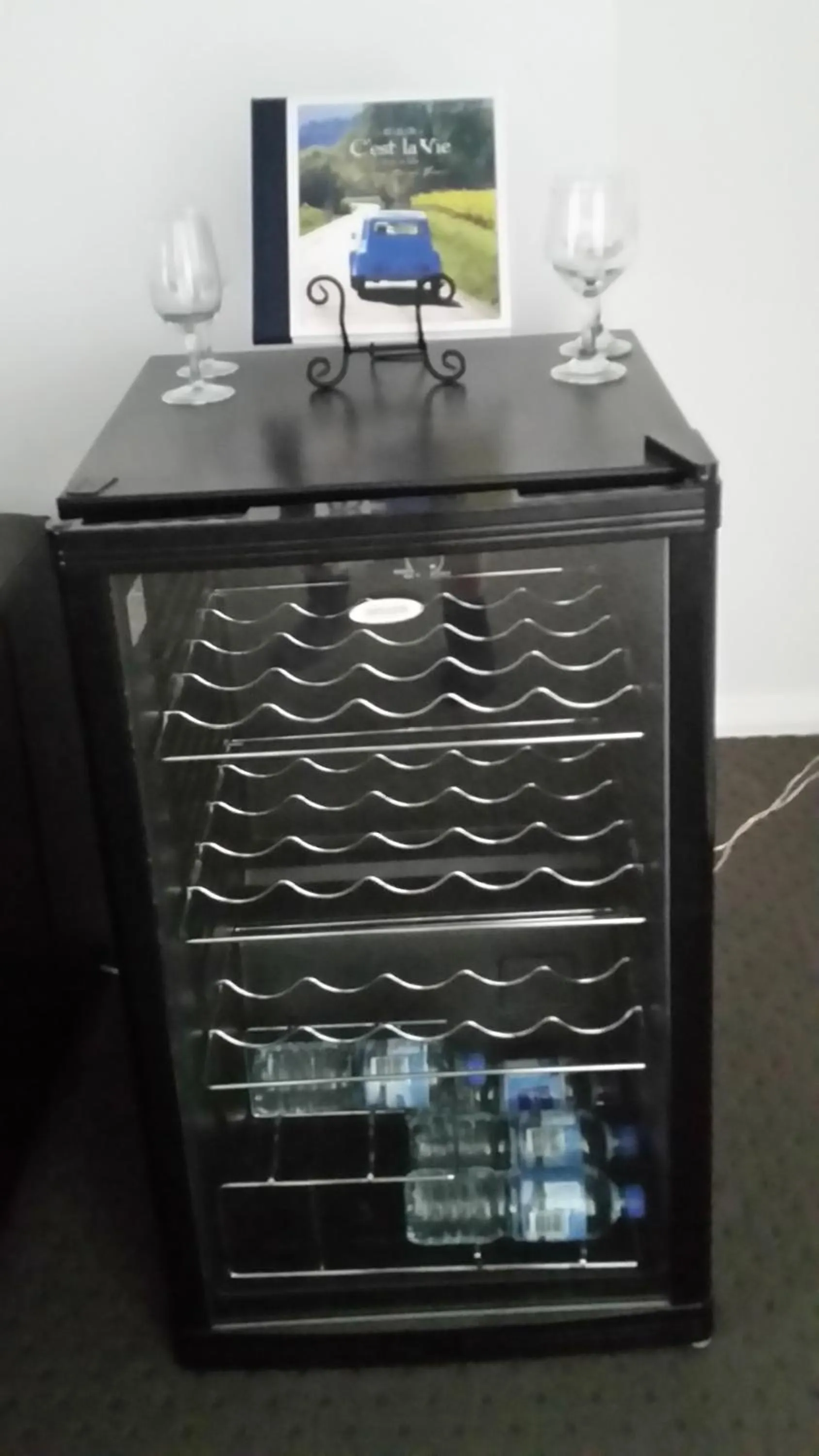 Property building in C'est La Vie Bed & Breakfast