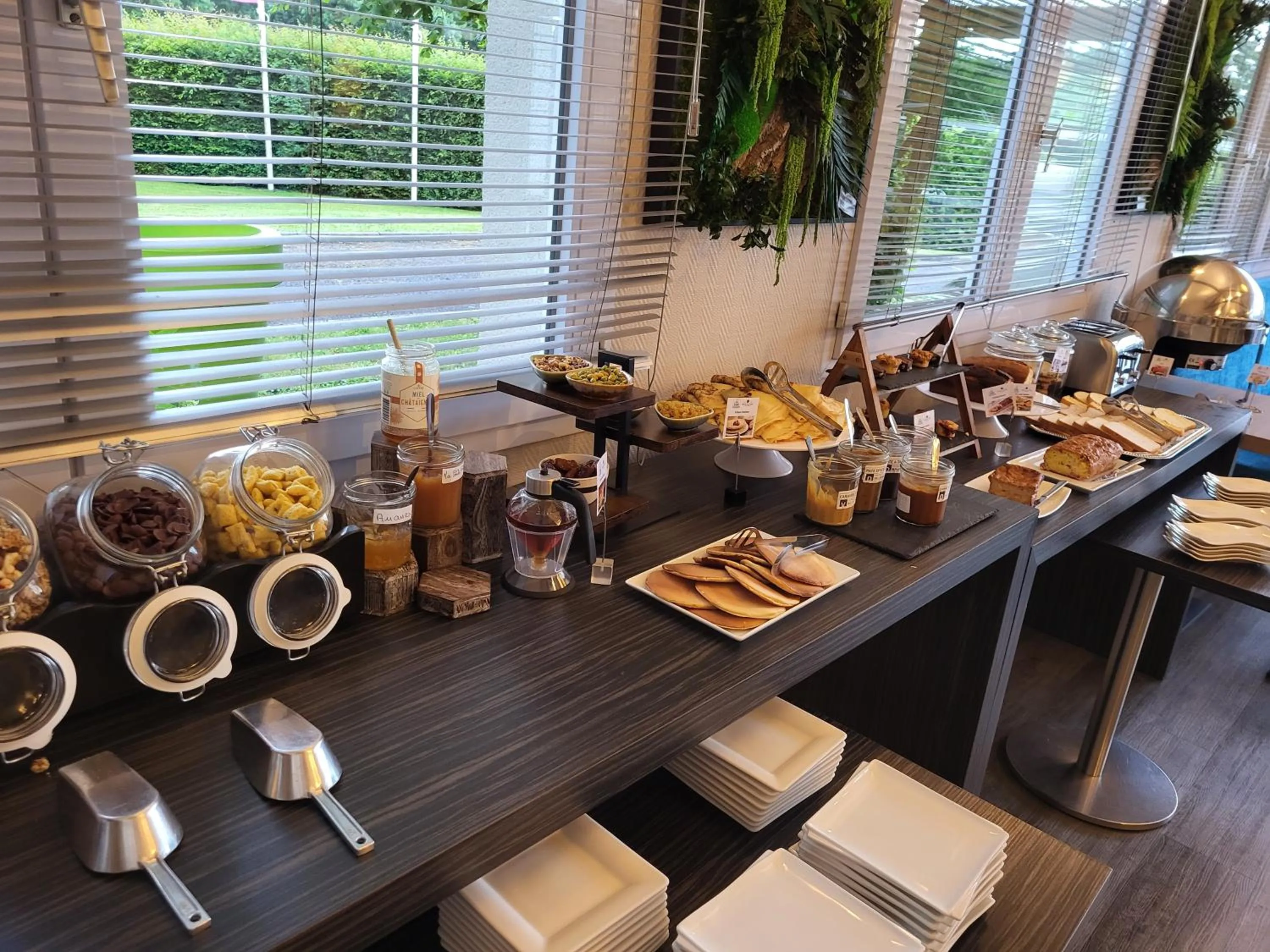 Breakfast in Hotel Restaurant Du Parc Saumur Logis Elégance