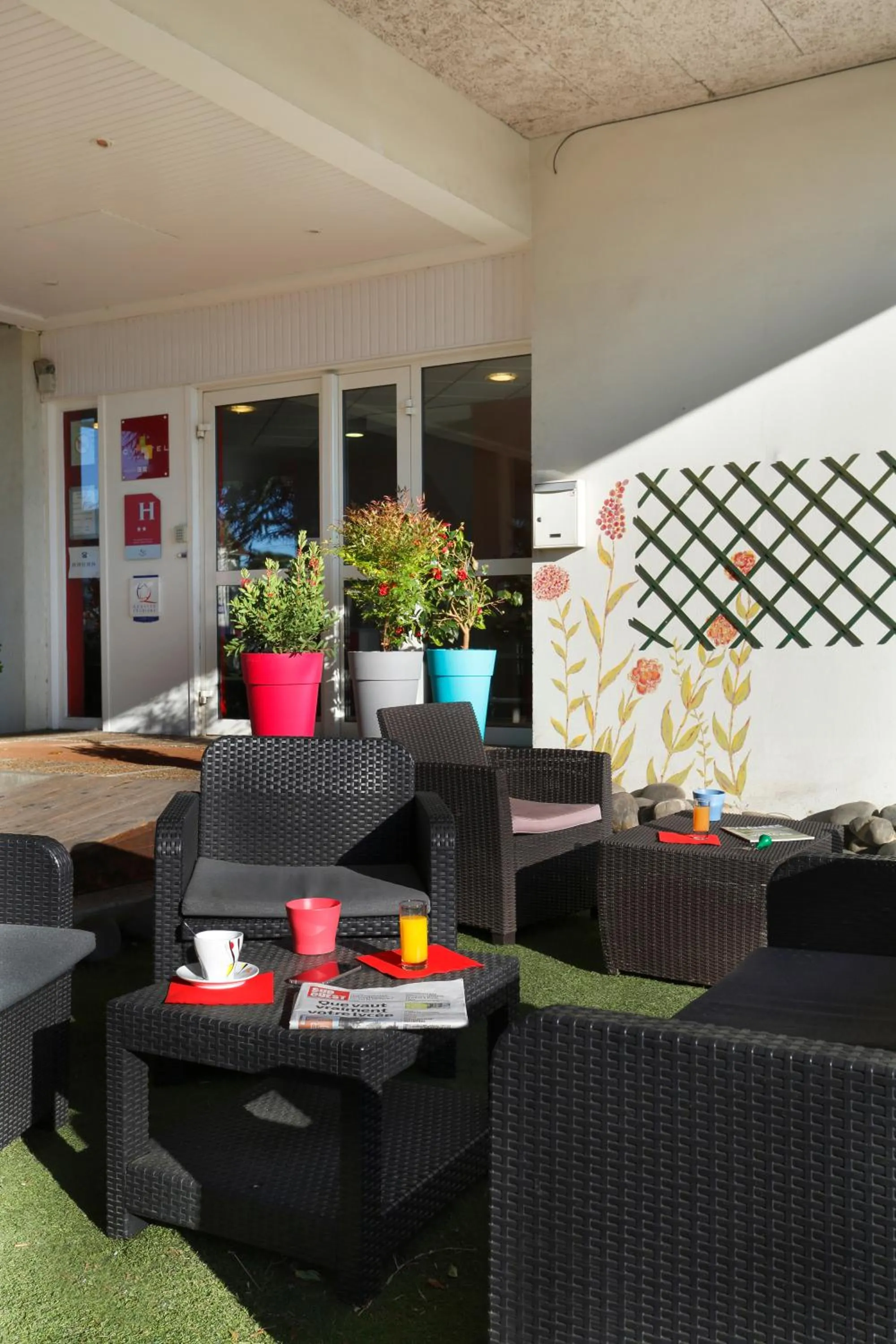 Patio in Atlantic Hôtel