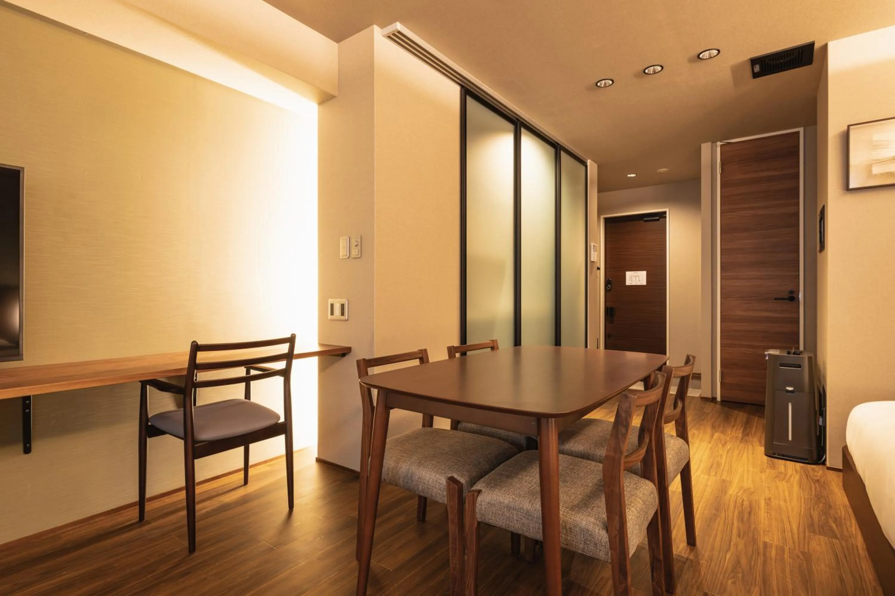 Dining area in GRAND BASE Iolani