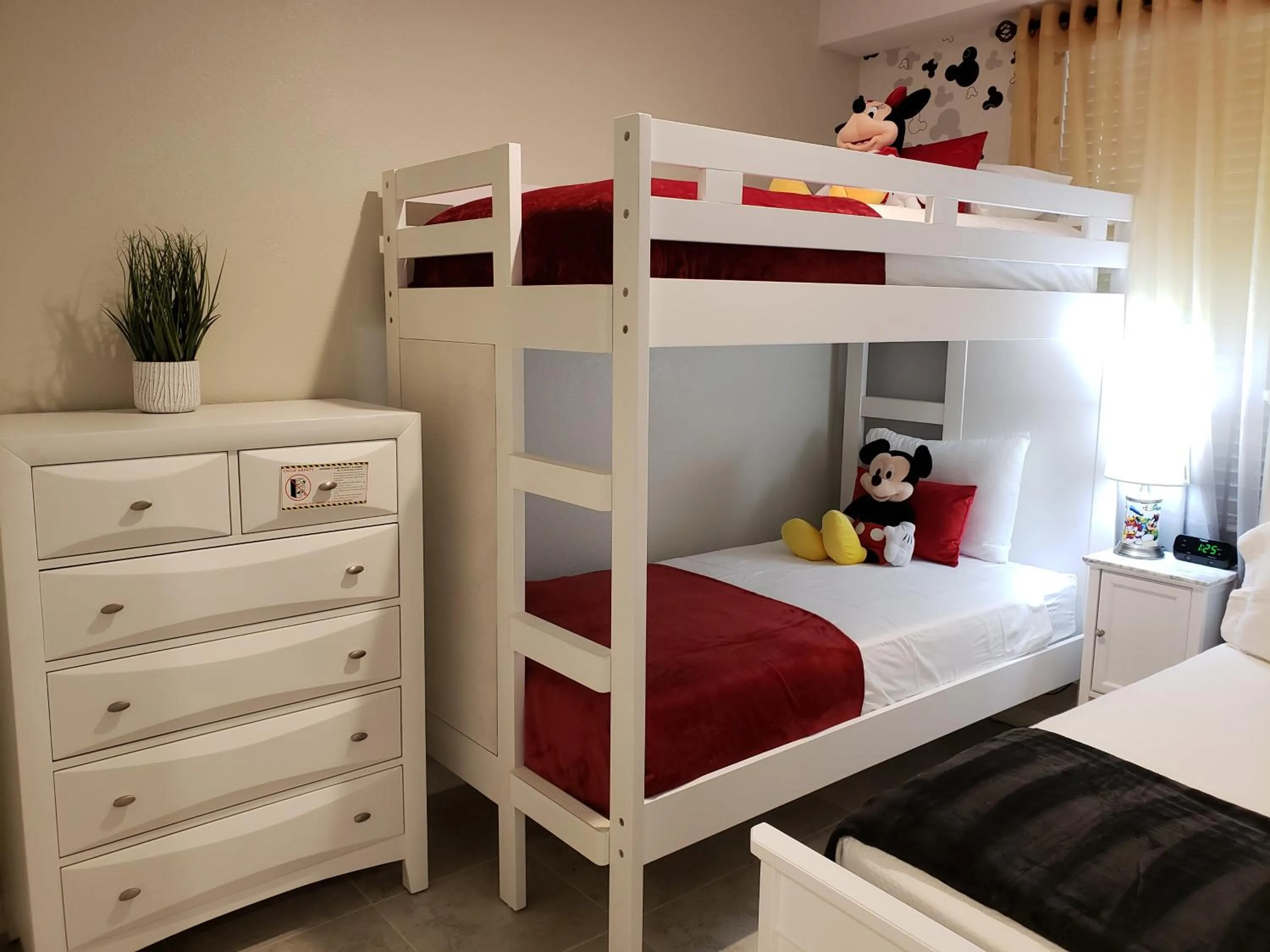 bunk bed, Bed in Only 5 Miles from Disney! Free Water Park! 2 Bed, 2 Bath Condo, Sleeps 8