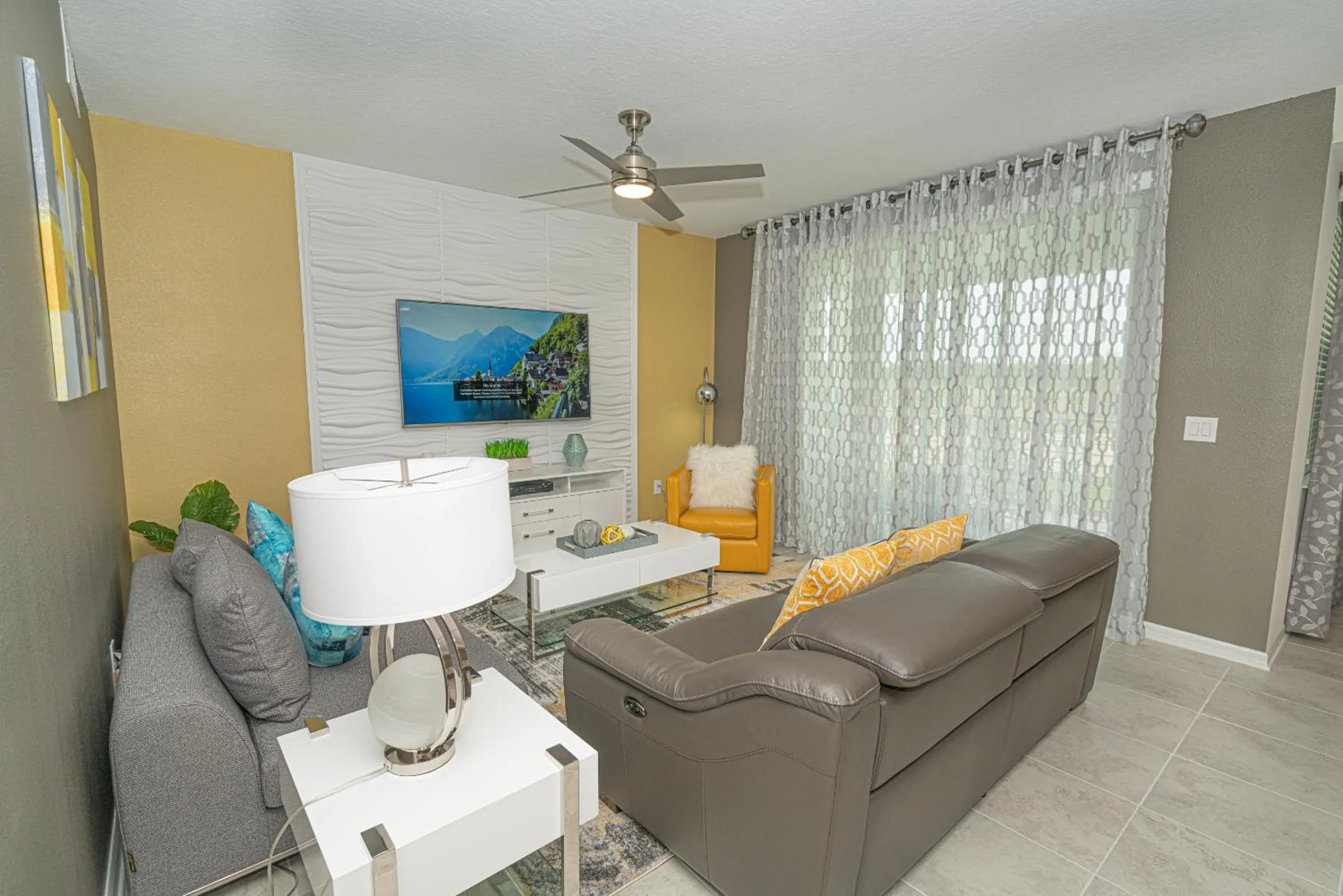 Living room in Only 5 Miles from Disney! Free Water Park! 2 Bed, 2 Bath Condo, Sleeps 8