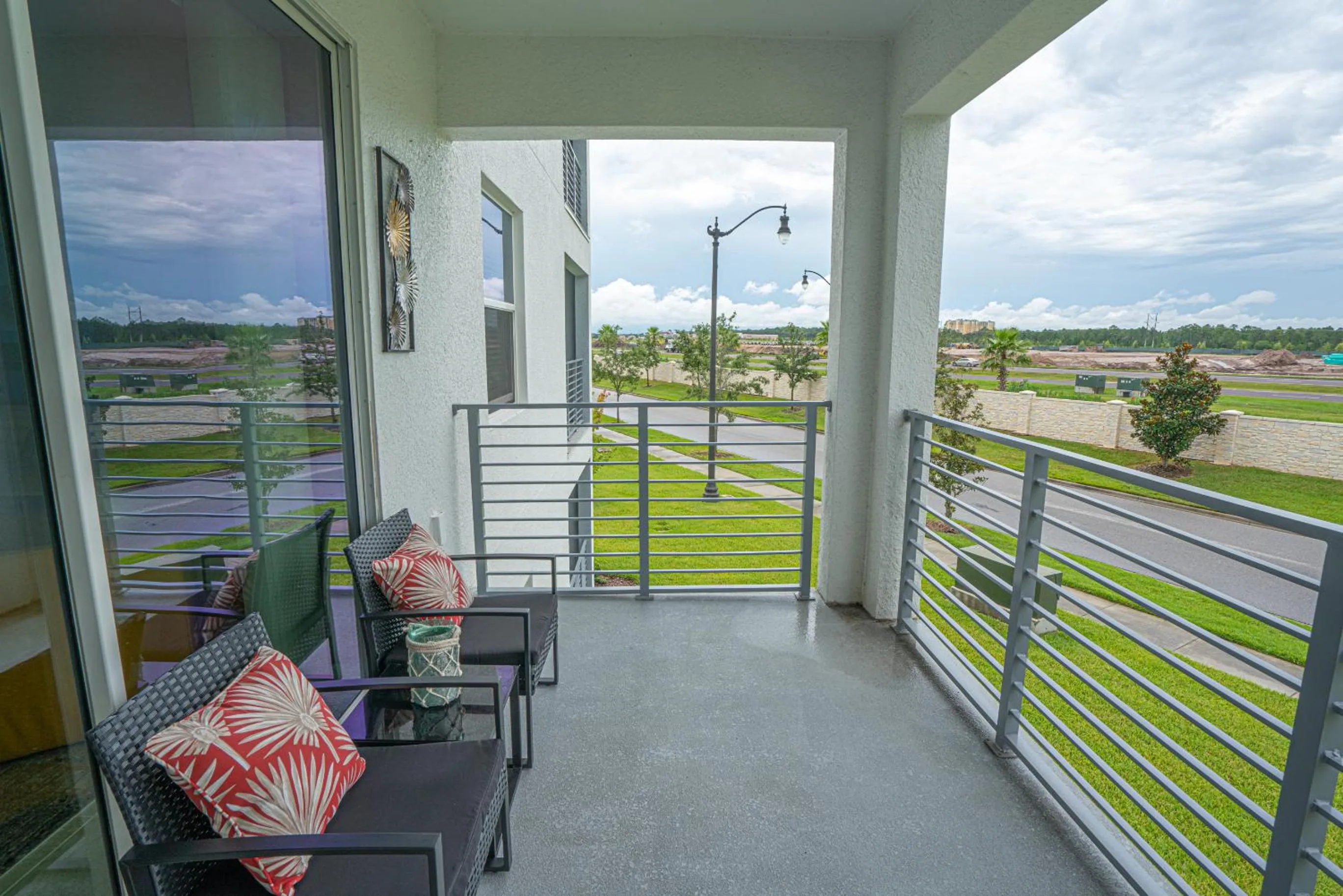 Balcony/Terrace in Only 5 Miles from Disney! Free Water Park! 2 Bed, 2 Bath Condo, Sleeps 8