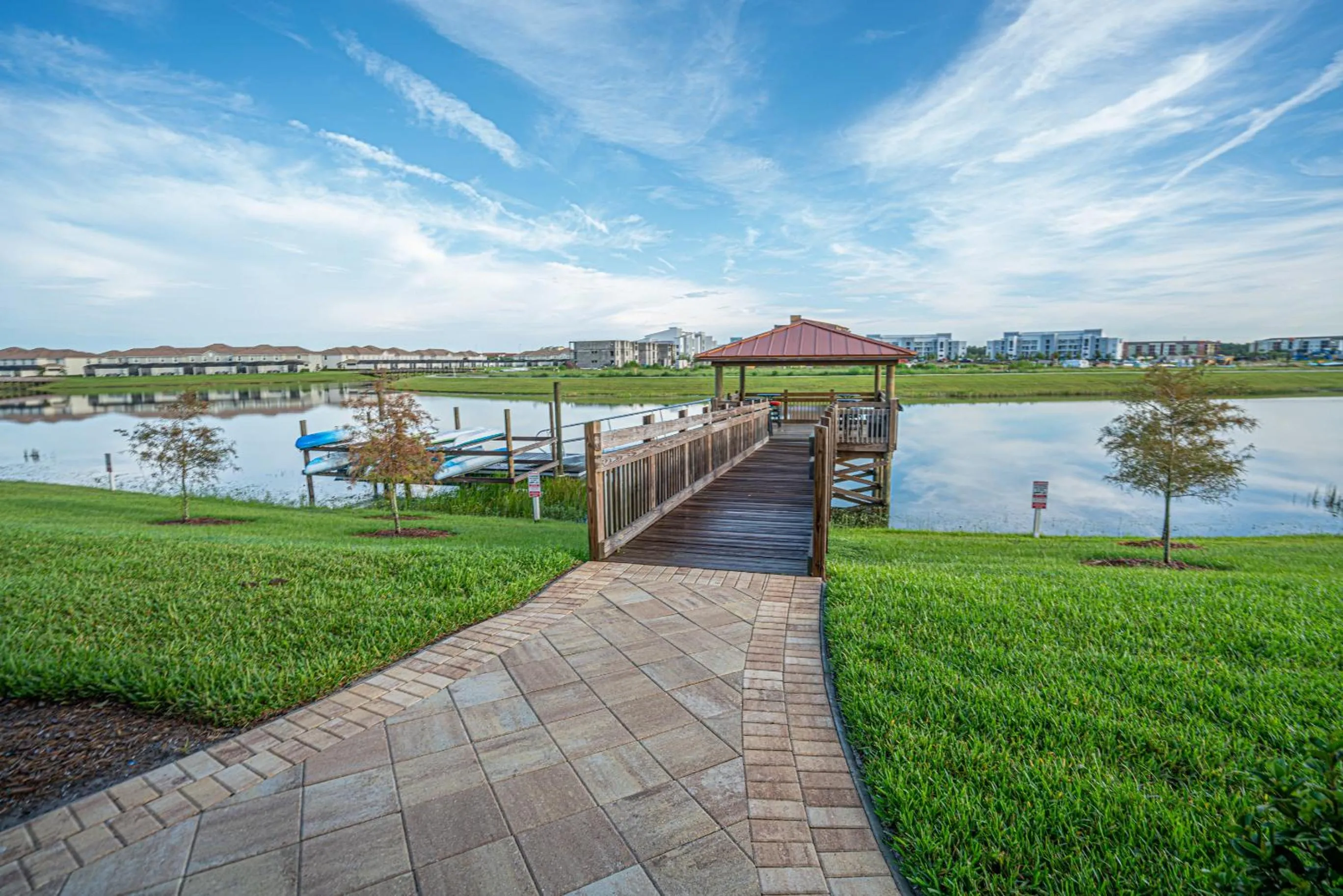 Natural landscape in Only 5 Miles from Disney! Free Water Park! 2 Bed, 2 Bath Condo, Sleeps 8