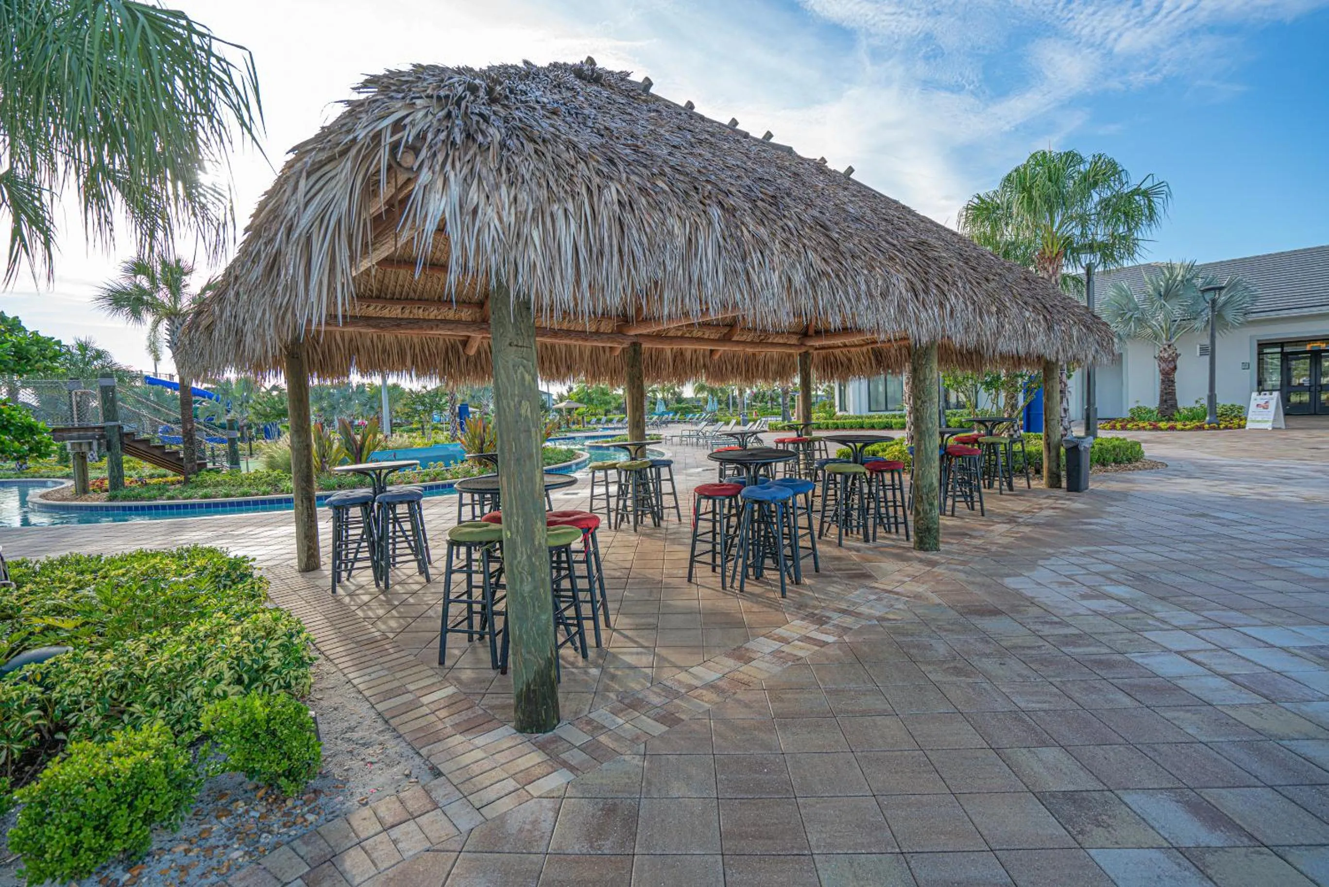 Patio in Only 5 Miles from Disney! Free Water Park! 2 Bed, 2 Bath Condo, Sleeps 8