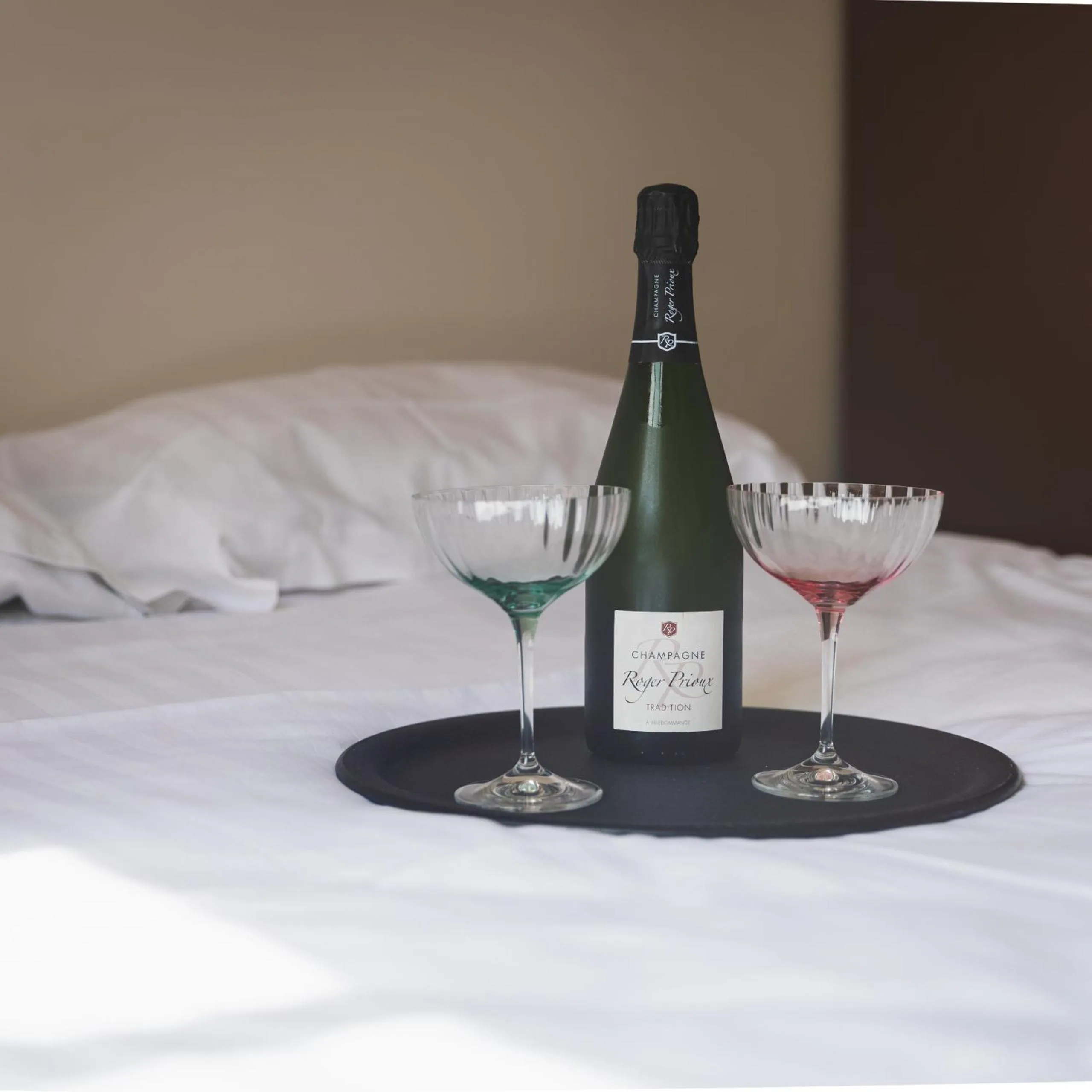 Bedroom in Hotel et Studios Le Marina Baie de La Baule