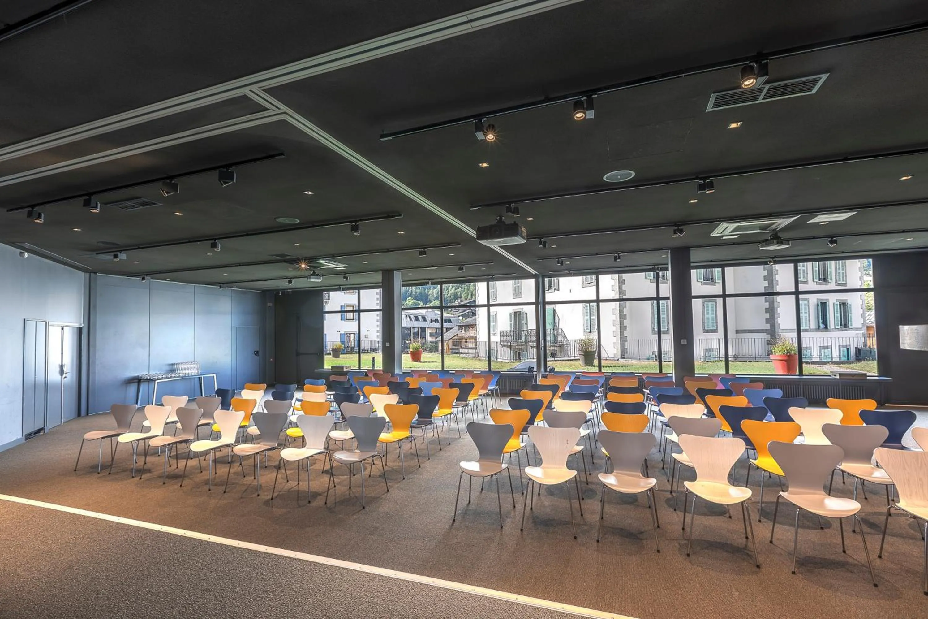 Business facilities in Alpina Eclectic Hotel