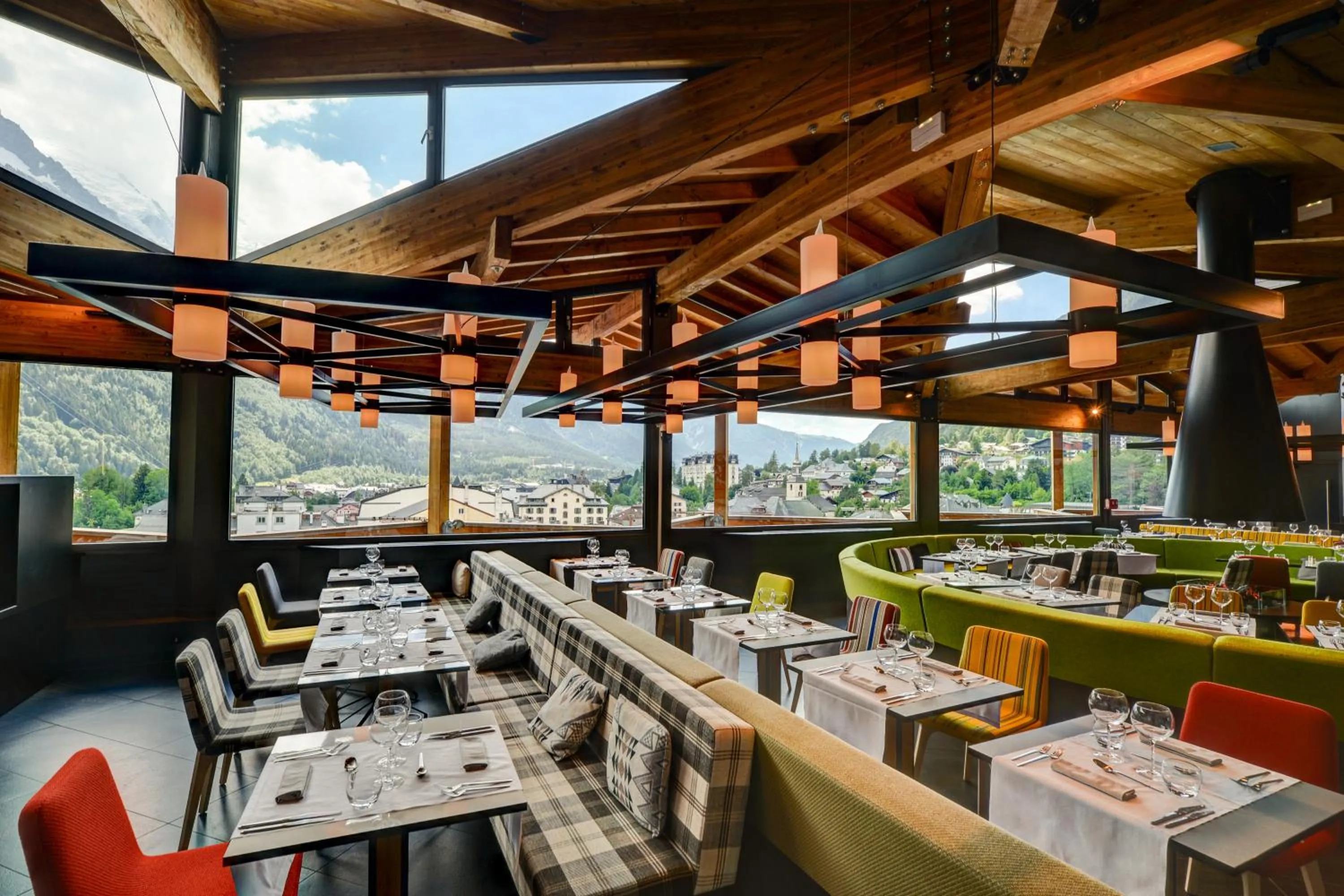 Restaurant/places to eat in Alpina Eclectic Hotel