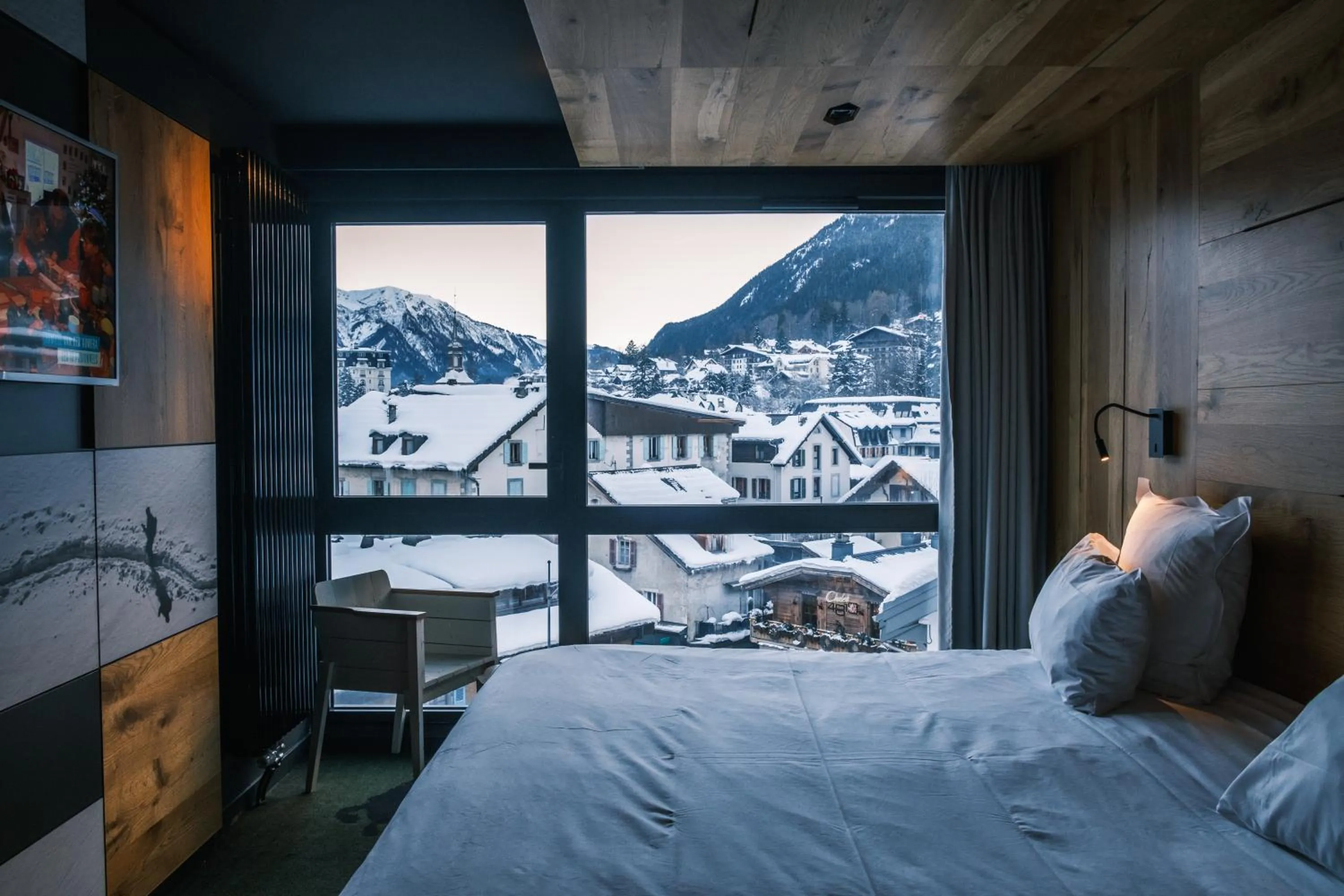 Winter, Bed in Alpina Eclectic Hotel