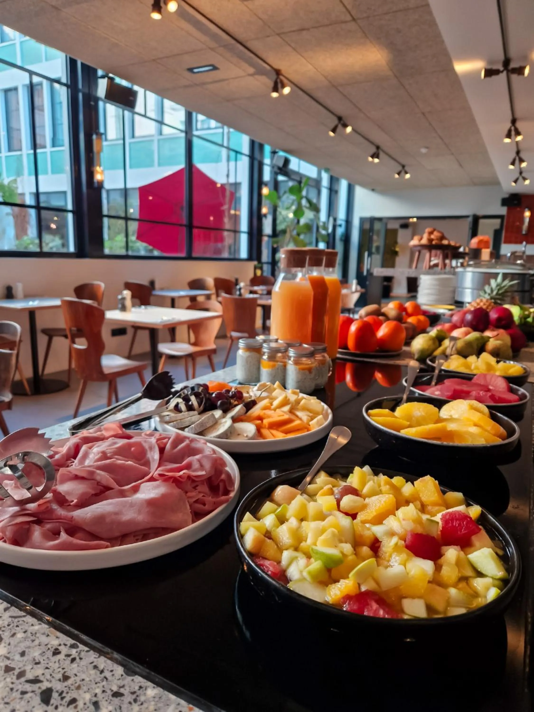 Breakfast in Le Grand Quartier