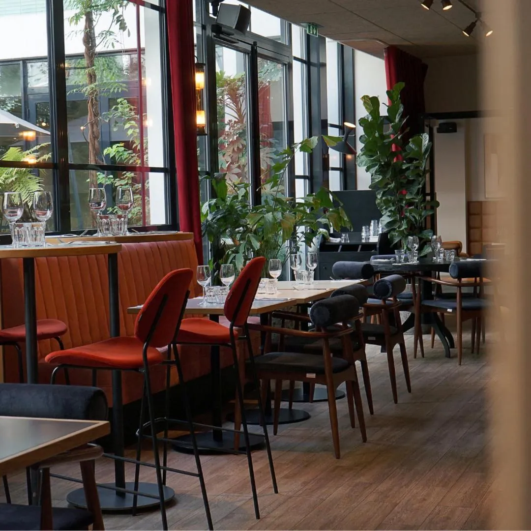 Restaurant/places to eat in Le Grand Quartier