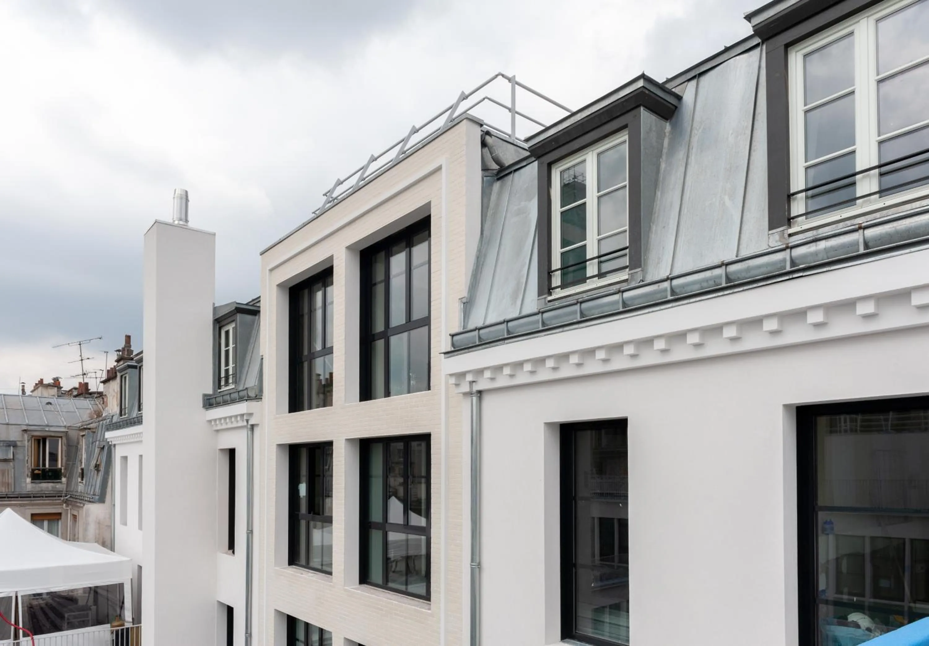 Facade/entrance in Le Grand Quartier