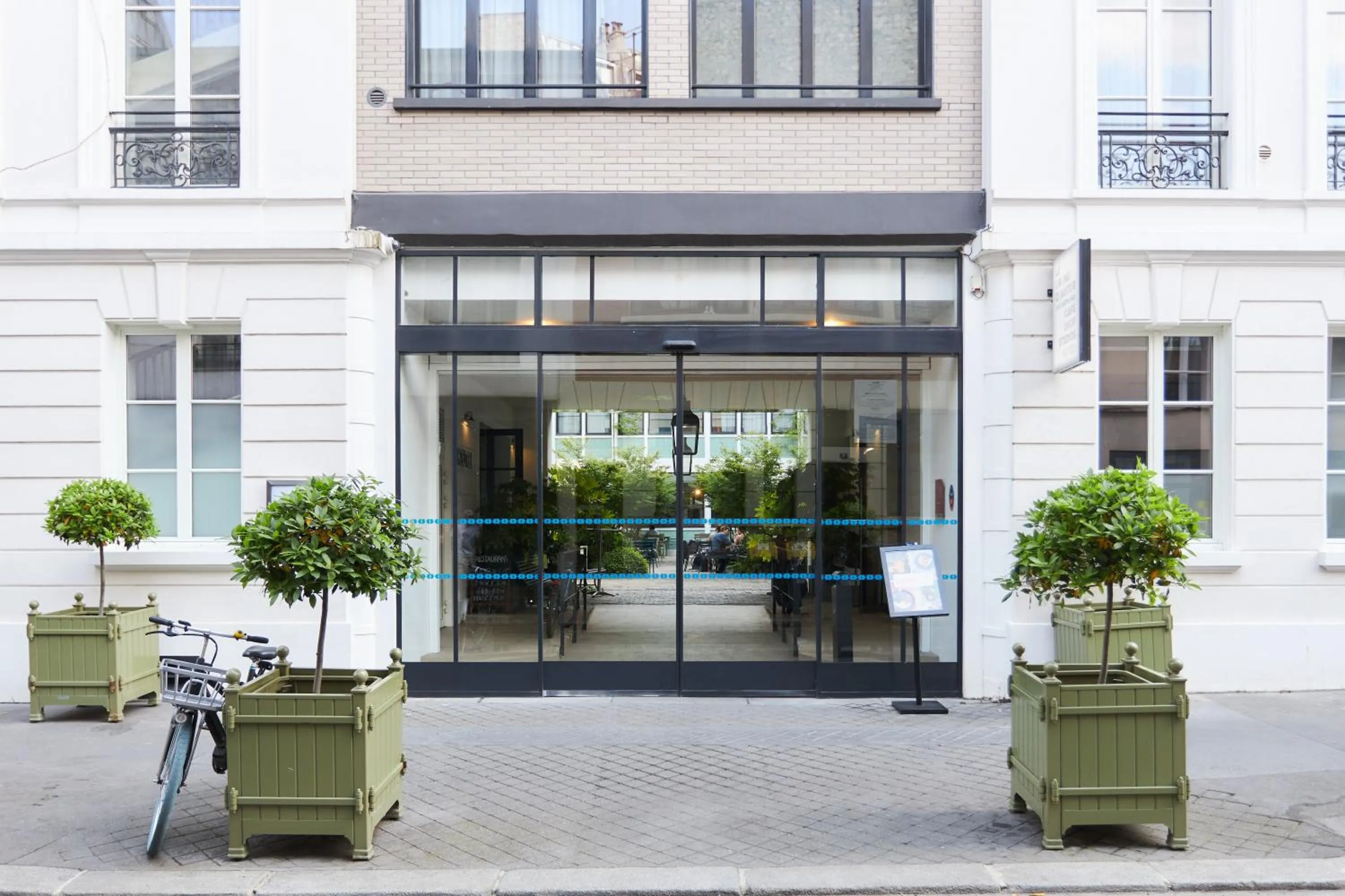 Facade/entrance in Le Grand Quartier
