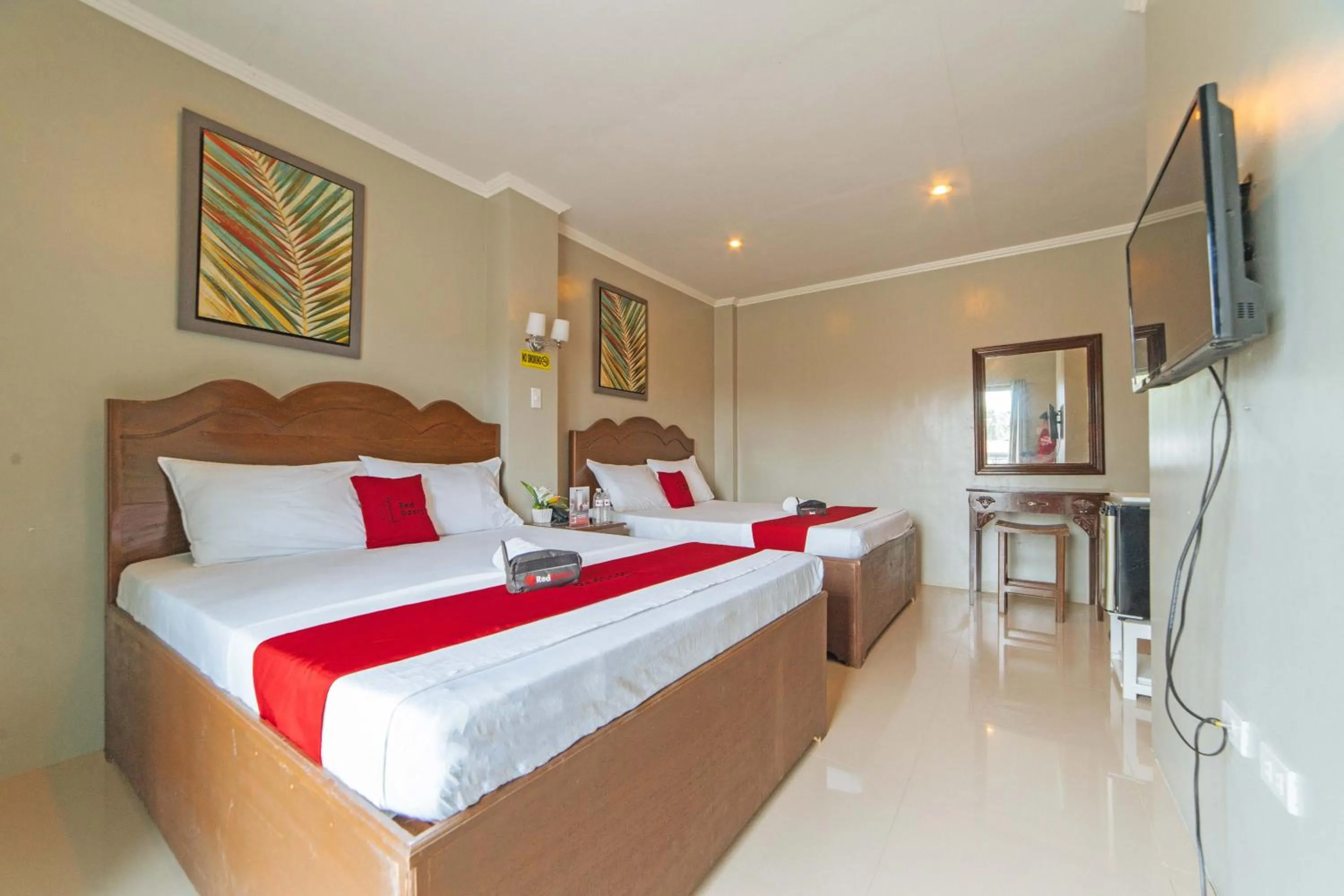 Bed in RedDoorz @ Old Buswang Road