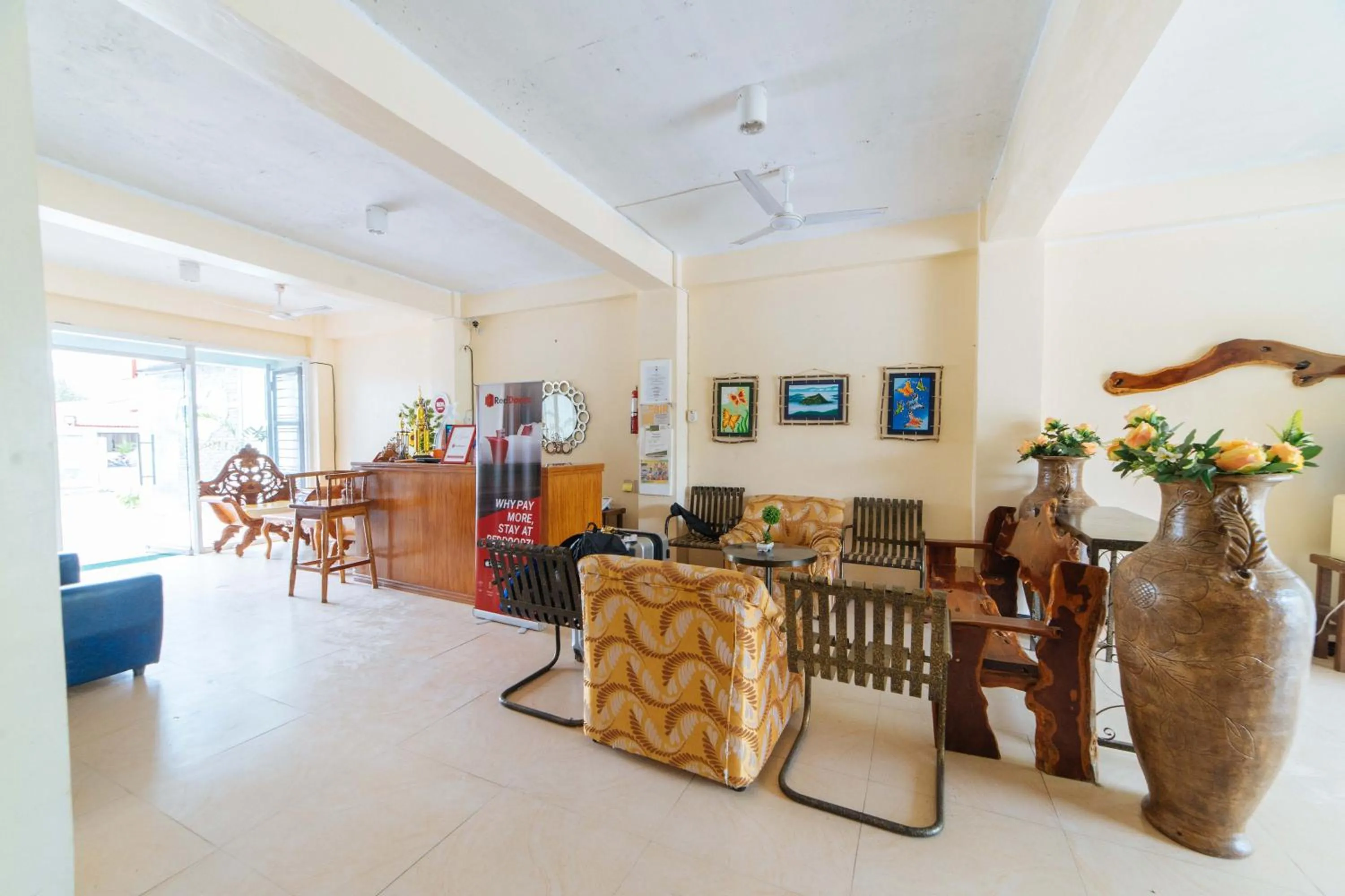 Lobby or reception in RedDoorz @ Old Buswang Road