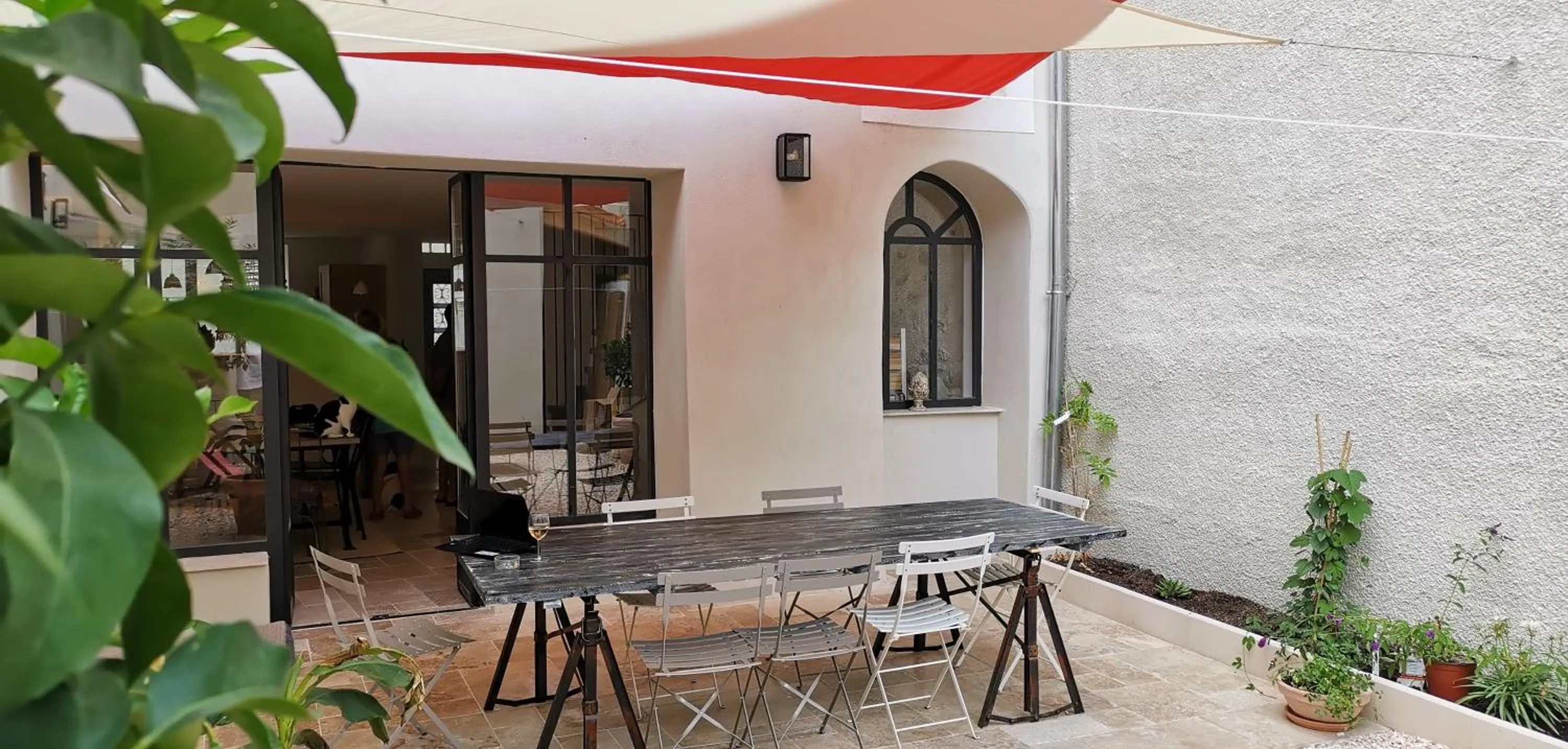 Patio in LA CENTENAIRE GRUISSAN - Maison d'Hôte