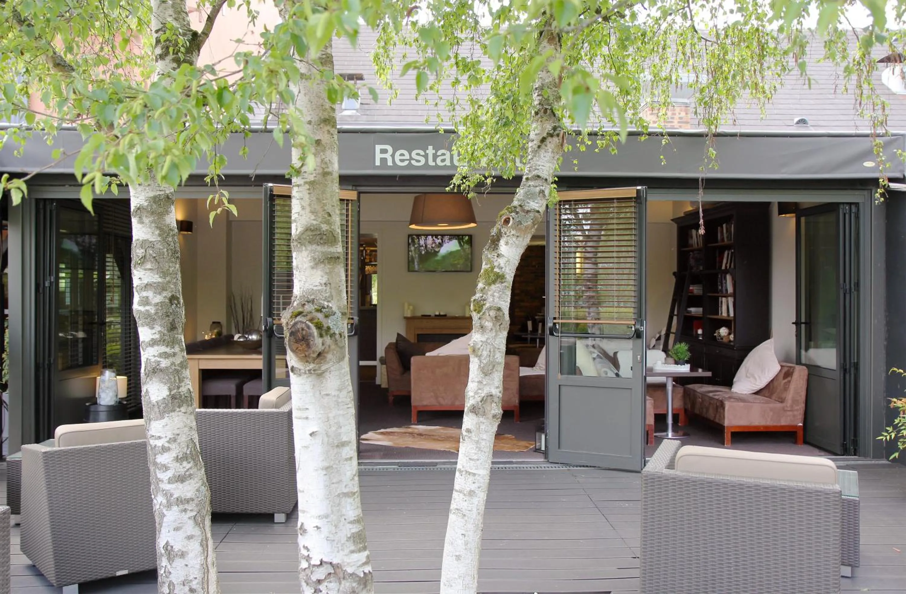 Patio in Best Western The Hotel Versailles