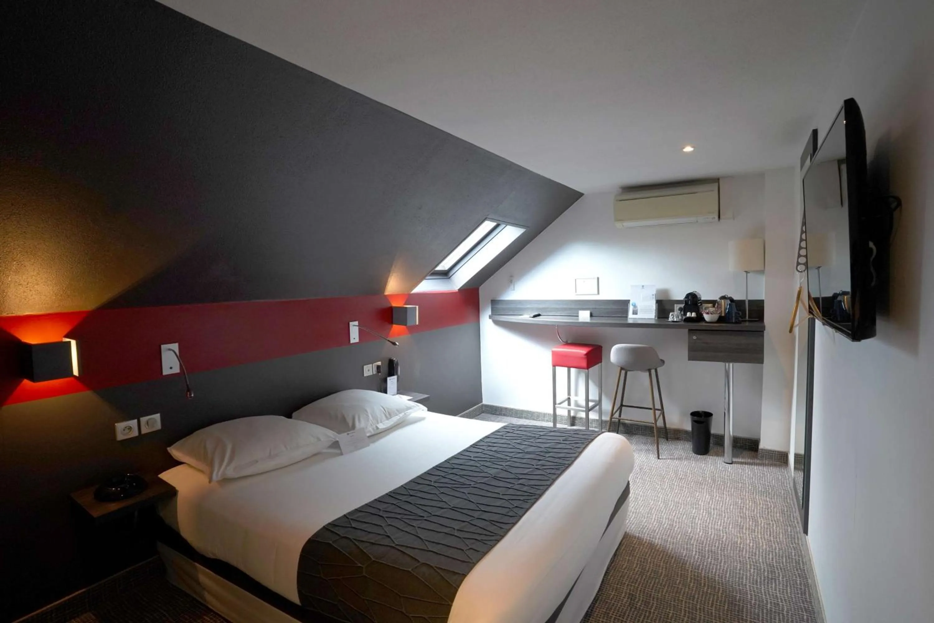 Bedroom, Bed in Best Western The Hotel Versailles