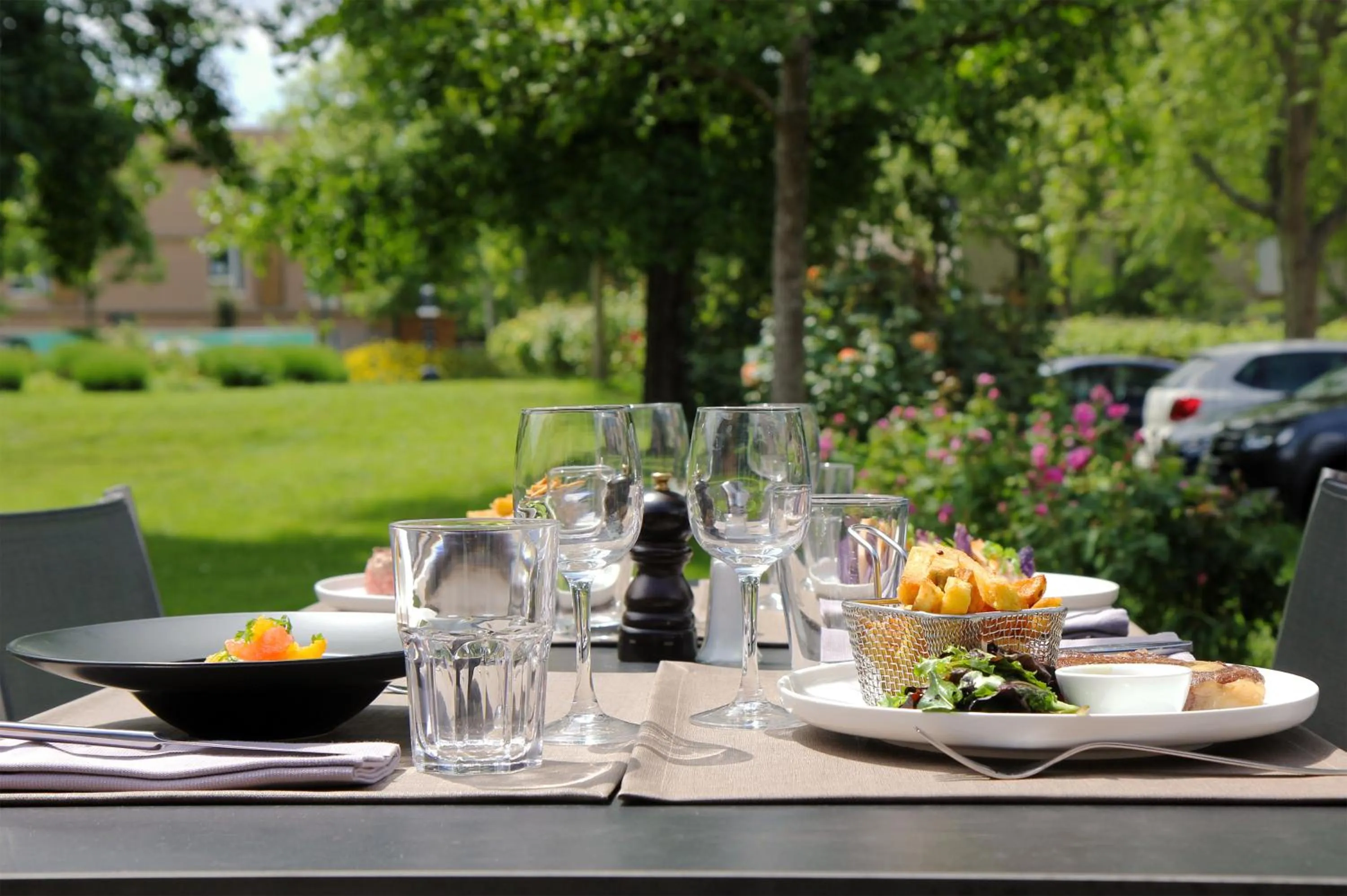 Garden in Best Western The Hotel Versailles