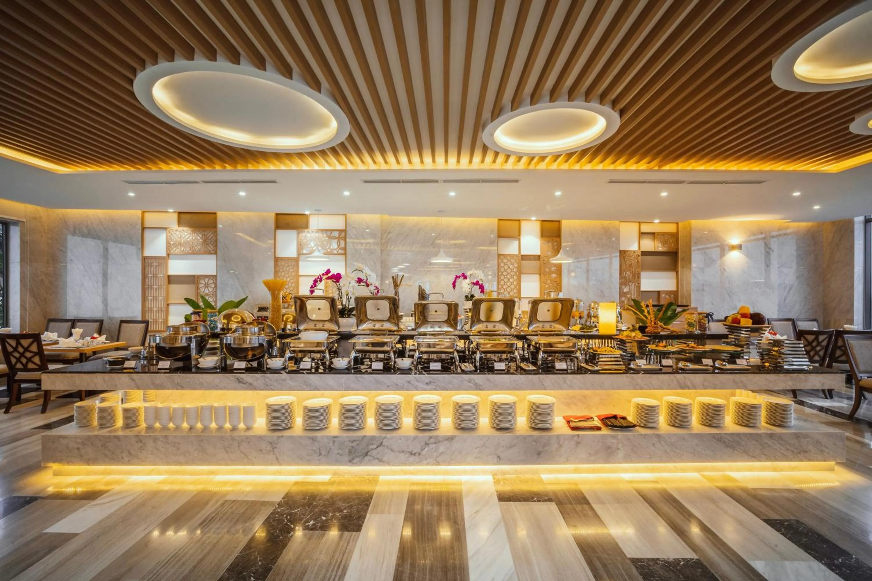 Restaurant/places to eat in Navada Beach Hotel