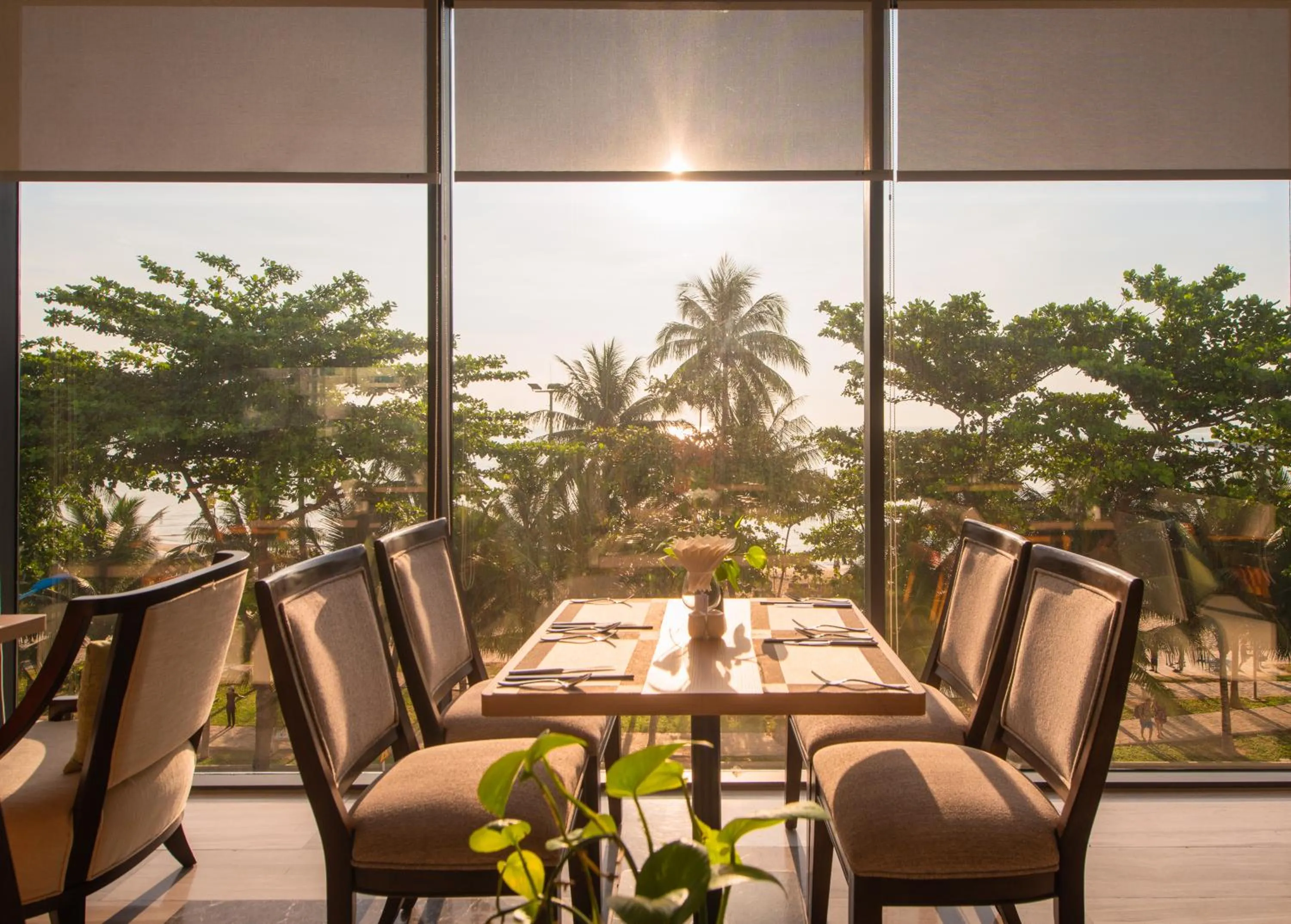 Restaurant/places to eat in Navada Beach Hotel