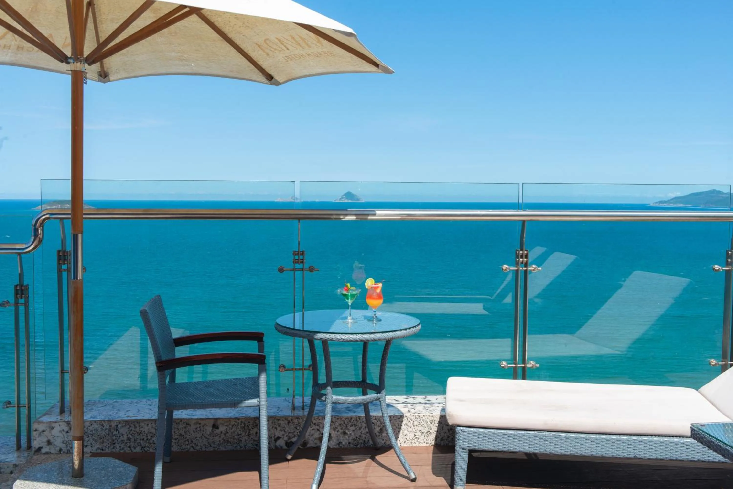 Swimming pool in Navada Beach Hotel