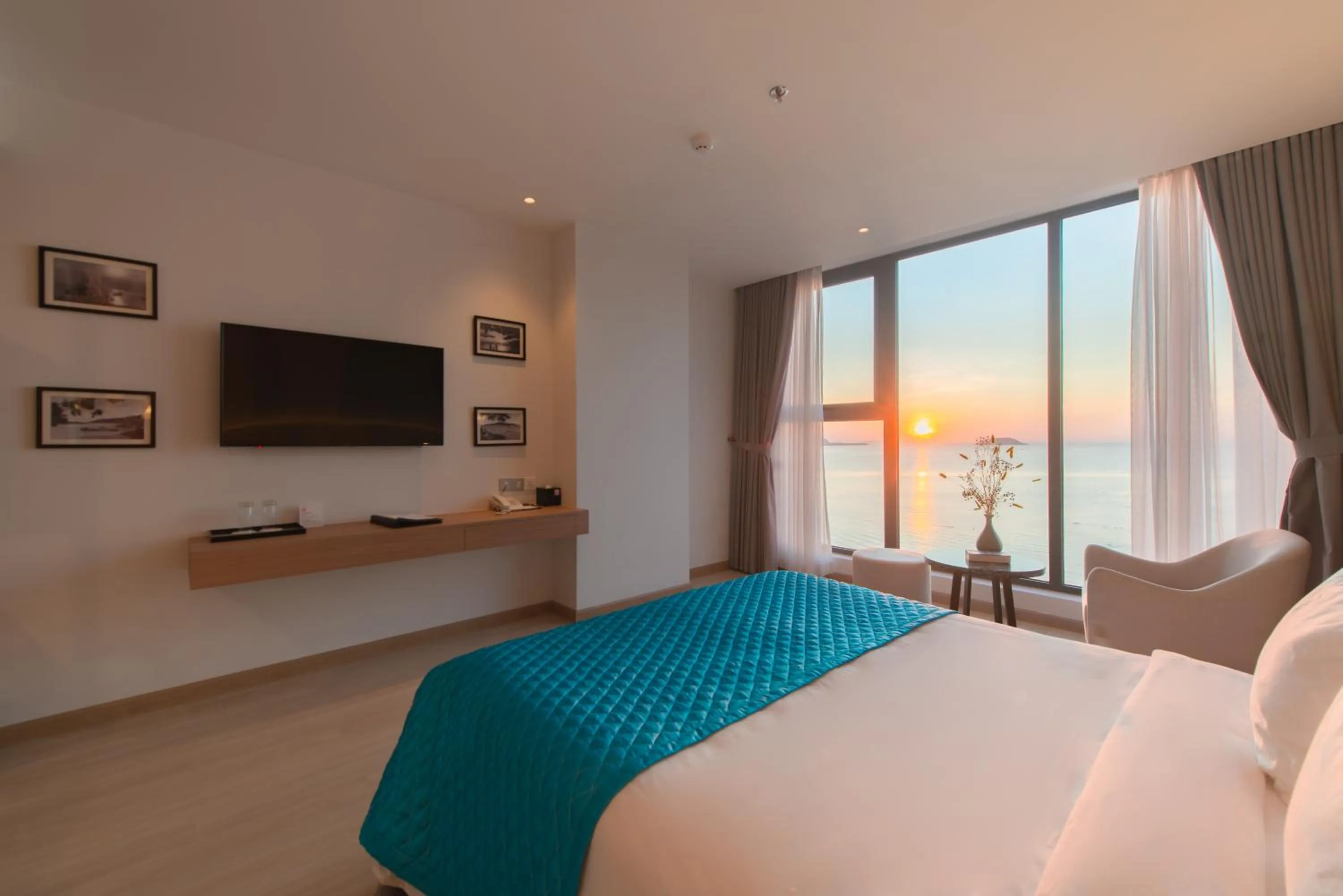 TV and multimedia, Bed in Navada Beach Hotel