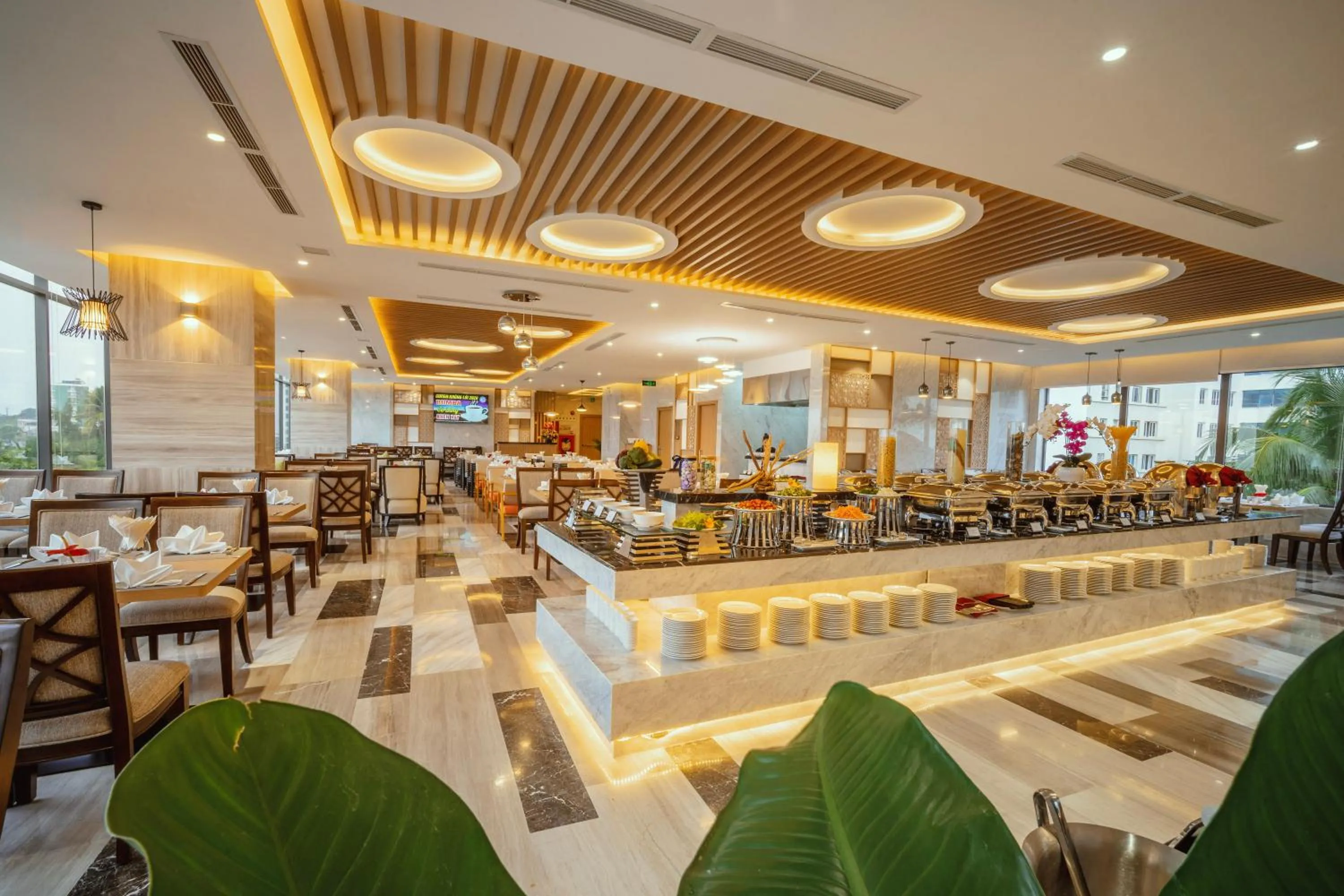 Restaurant/places to eat in Navada Beach Hotel