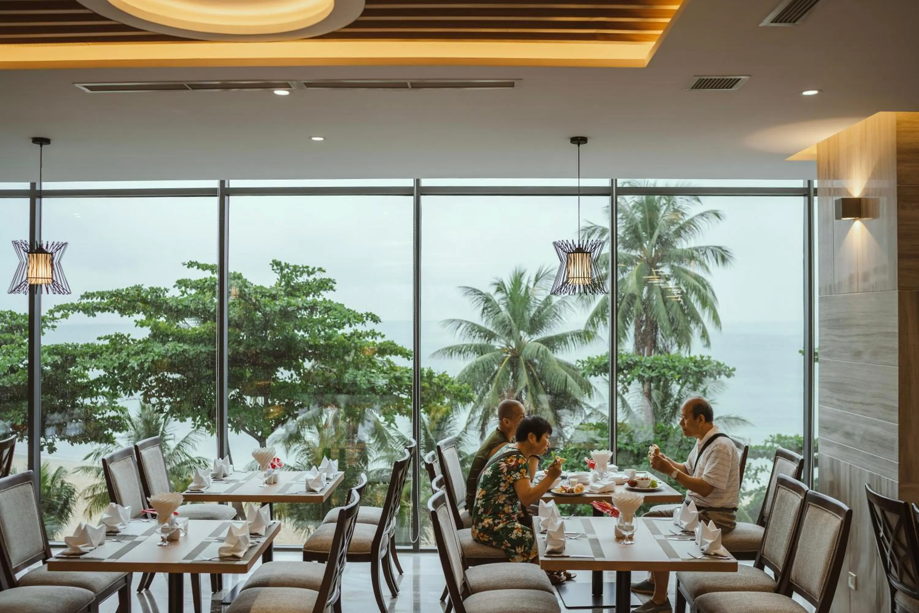 Restaurant/places to eat in Navada Beach Hotel