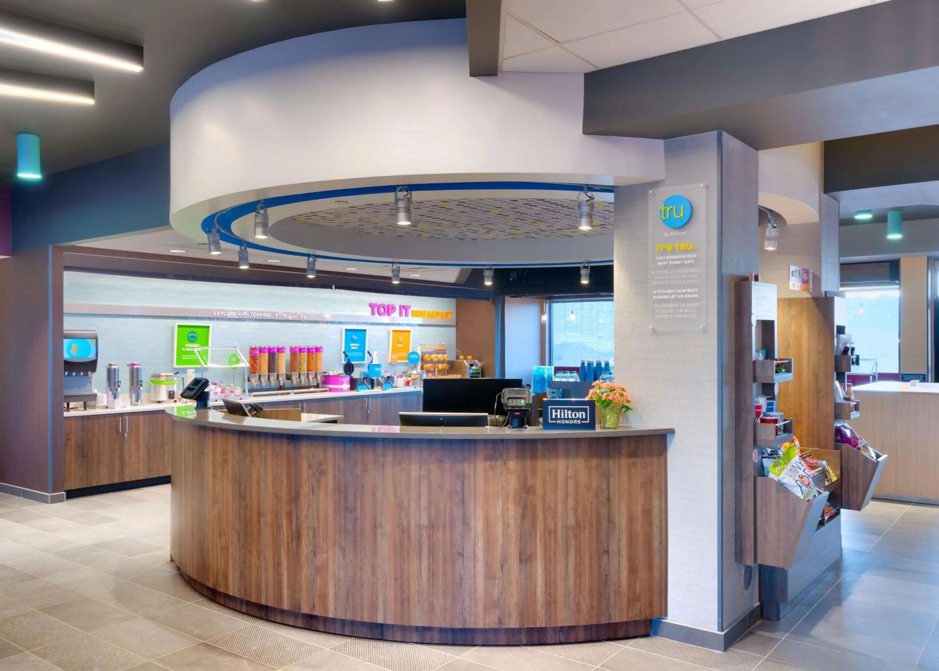 Lobby or reception in Tru By Hilton Lehi, Ut