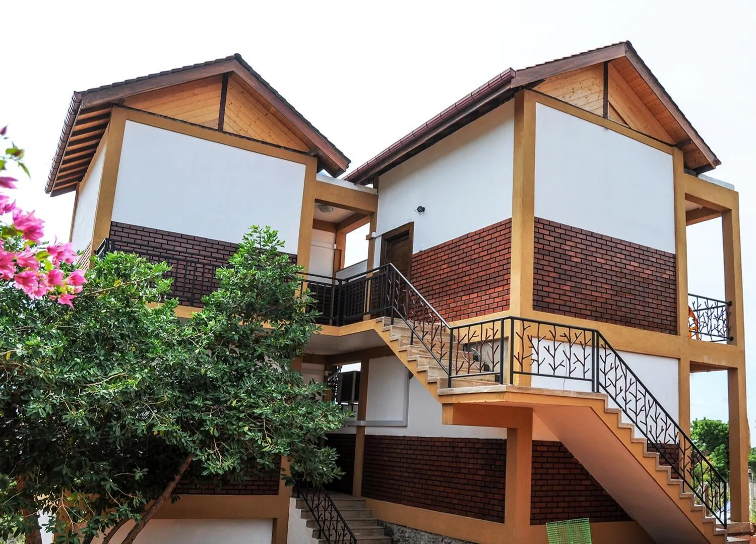 Property building in WoodyCrest