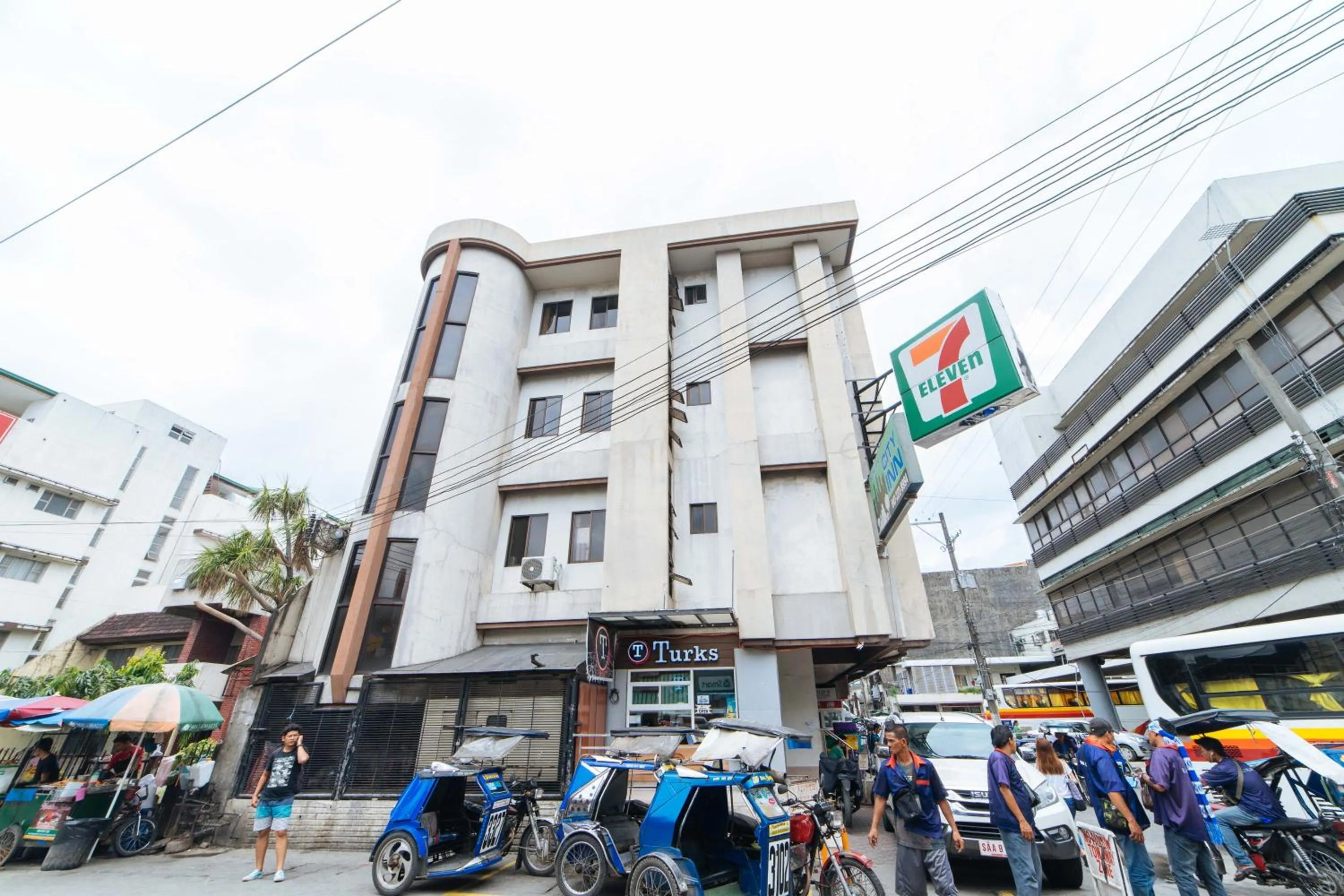 Property building in RedDoorz near Olongapo Bus Terminal