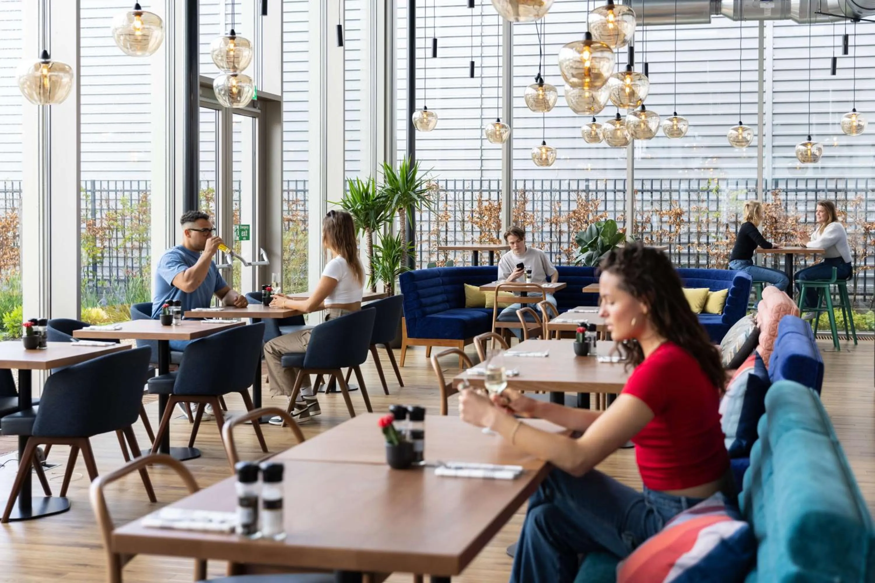 Lounge or bar in YOTEL Amsterdam