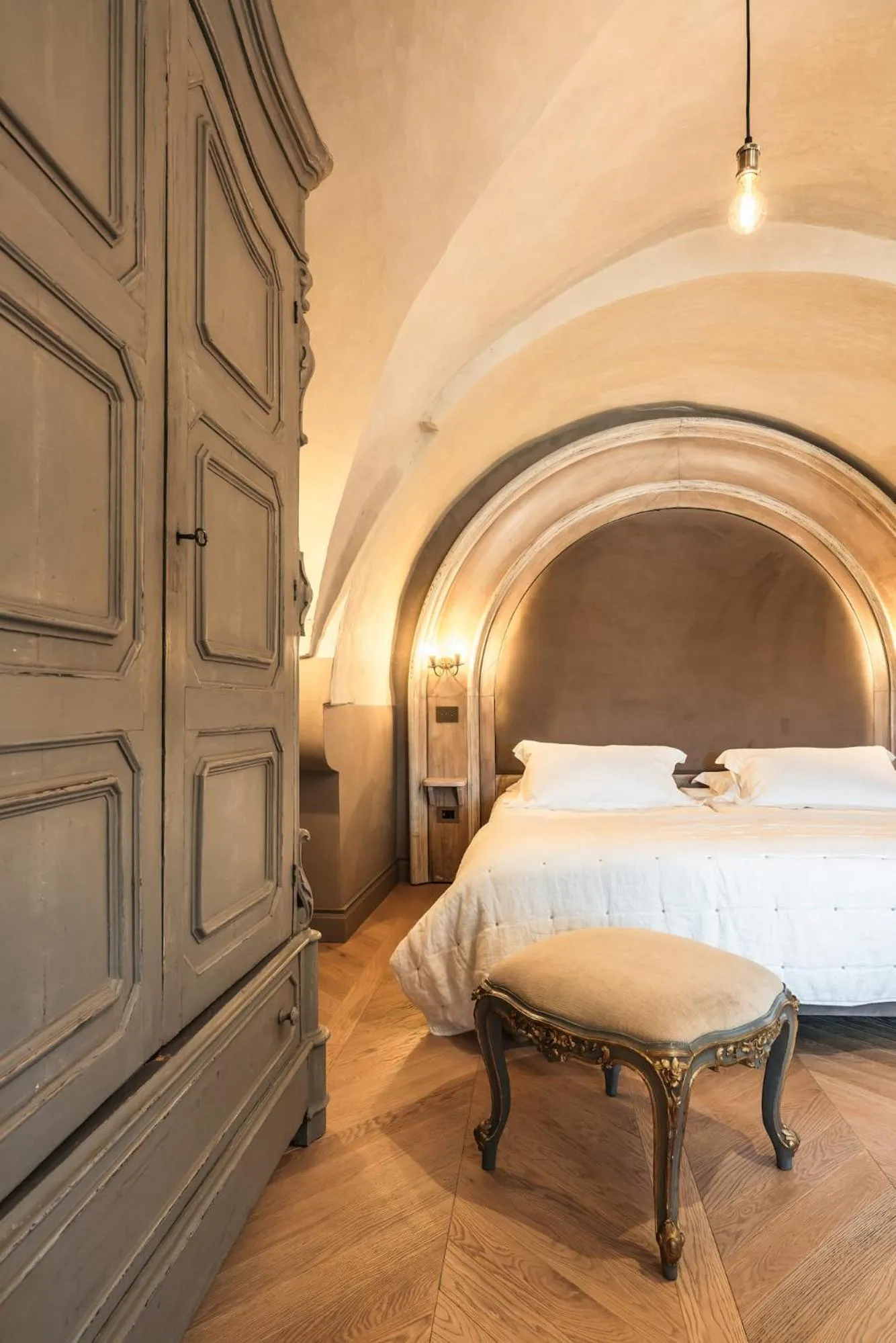 Bed in Paragon 700 Boutique Hotel & SPA