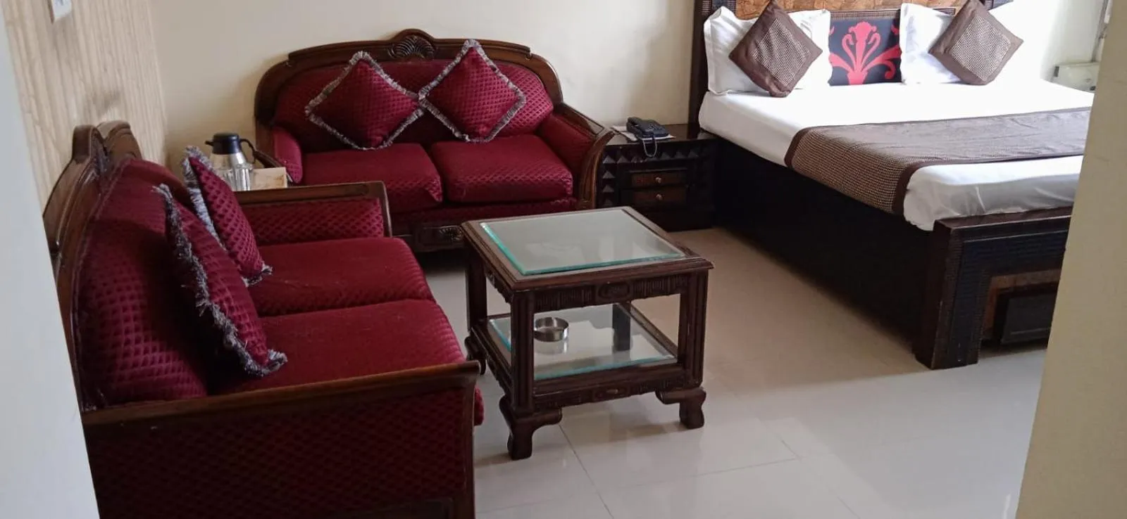 Bed in Hotel Home Stay Dwarka