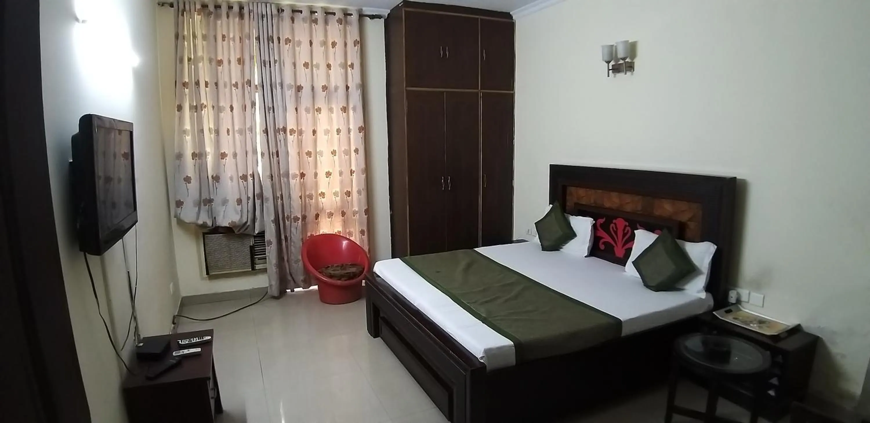 Bed in Hotel Home Stay Dwarka