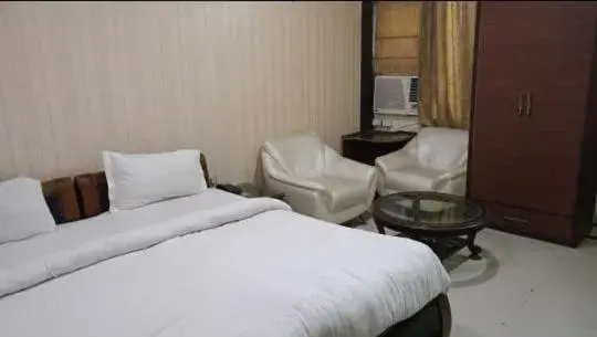 Standard King Room in Hotel Home Stay Dwarka Standard King Room in Hotel Home Stay Dwarka