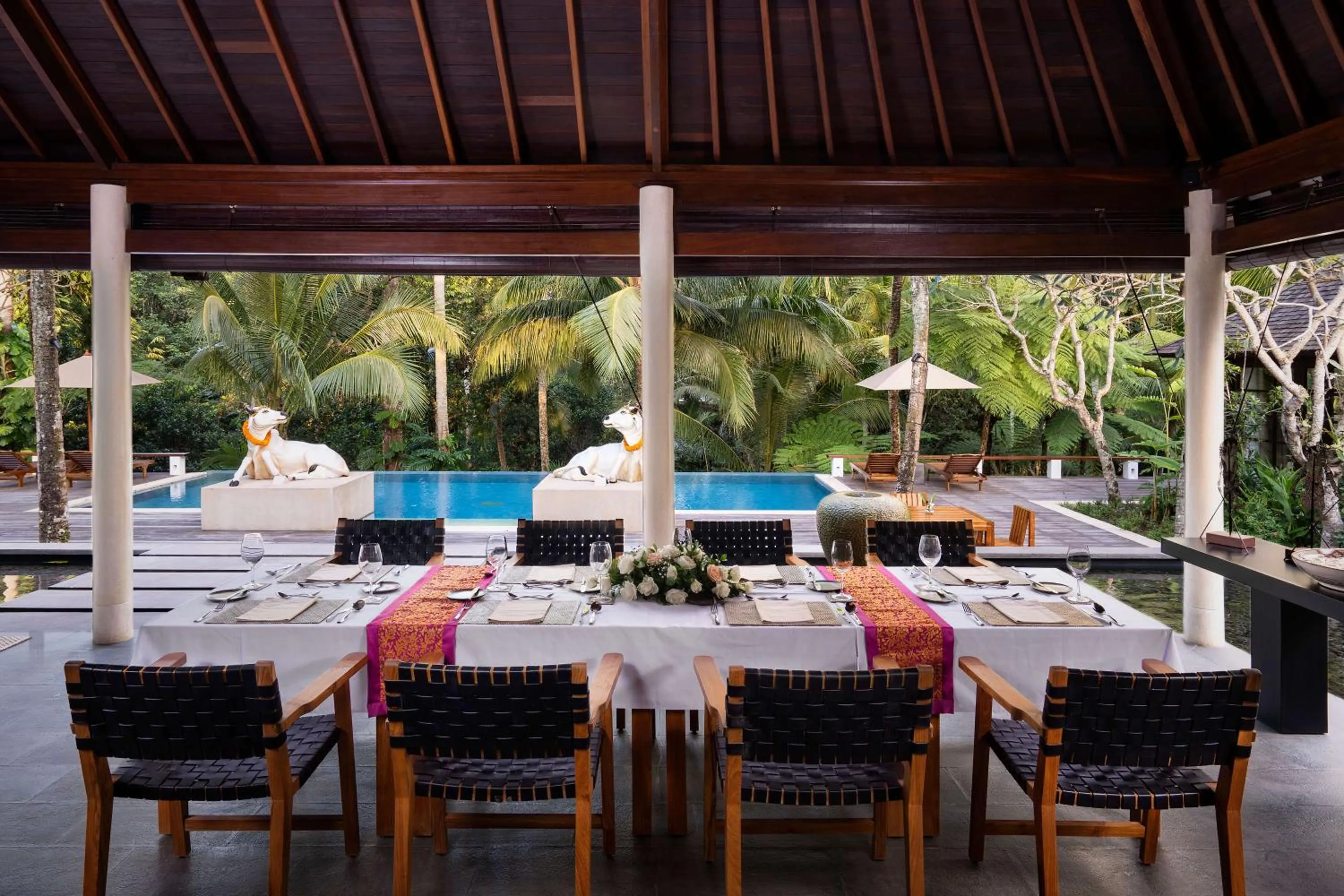 Restaurant/places to eat in Uma Giri Villas Ubud by GenuineHost