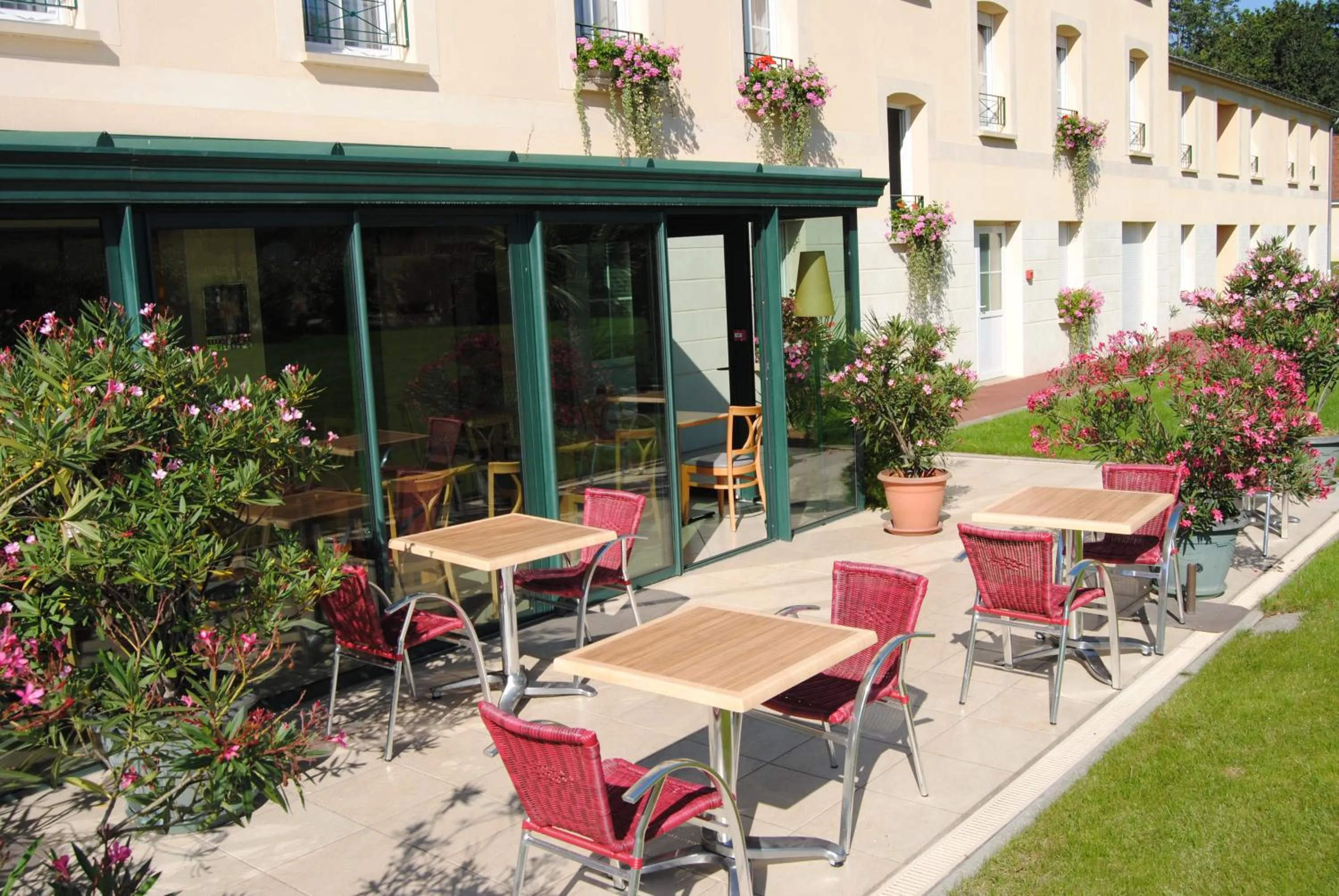 Brit Hotel Châteaudun