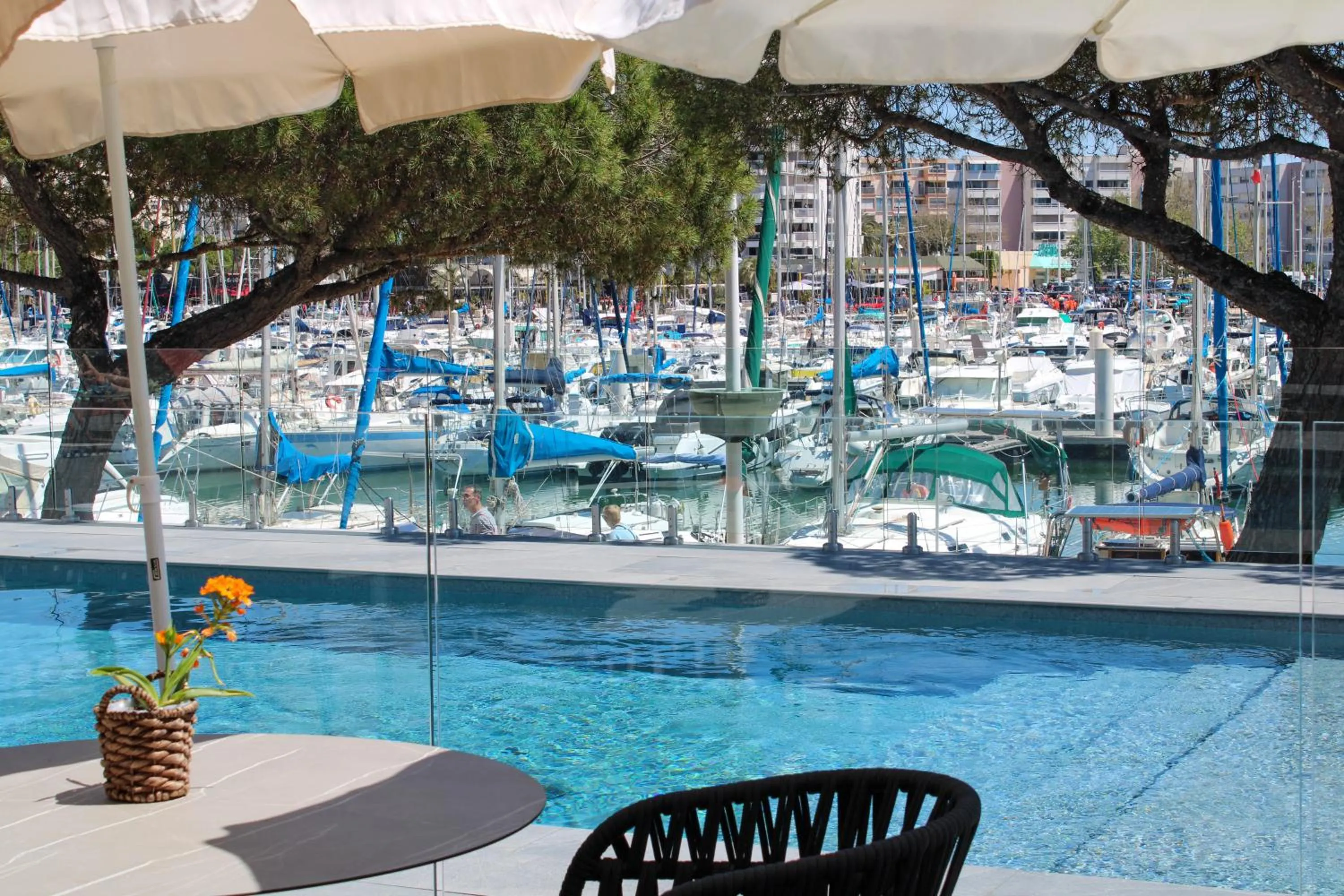 Swimming pool in The Originals Boutique, Hôtel Neptune, Montpellier Sud