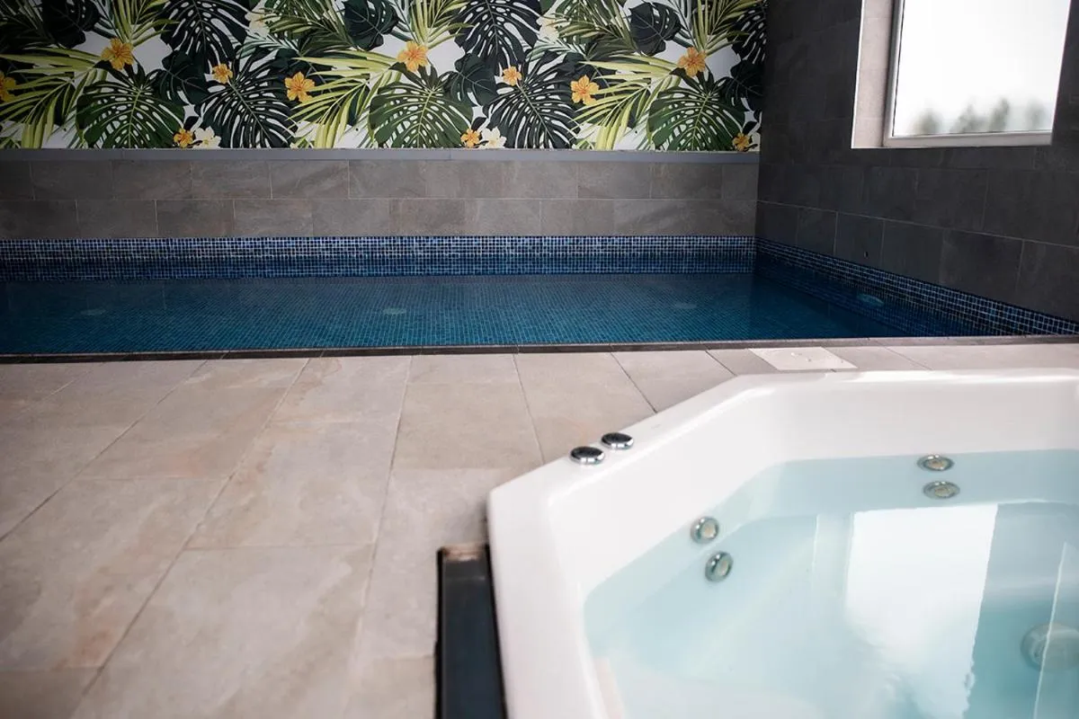 Hot Tub in Jurajski Kryształ