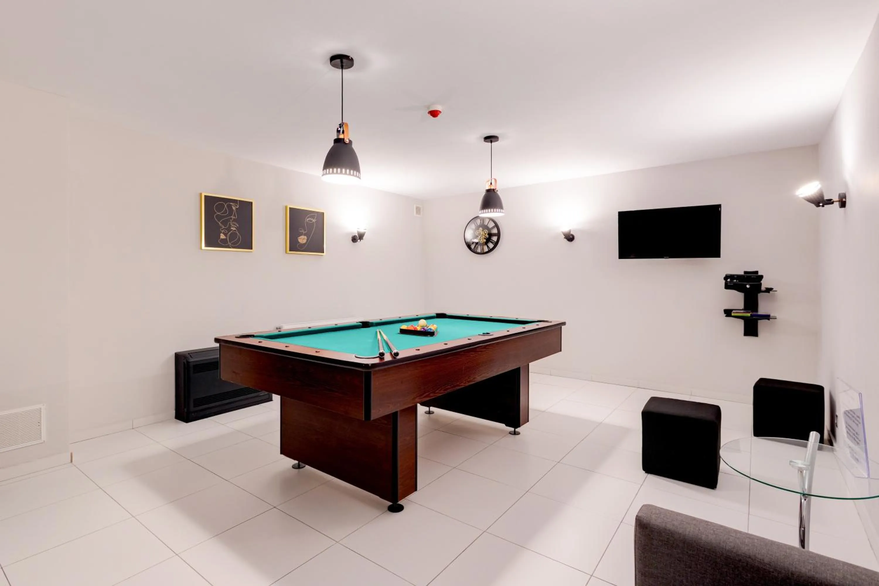 Billiard in Jurajski Kryształ